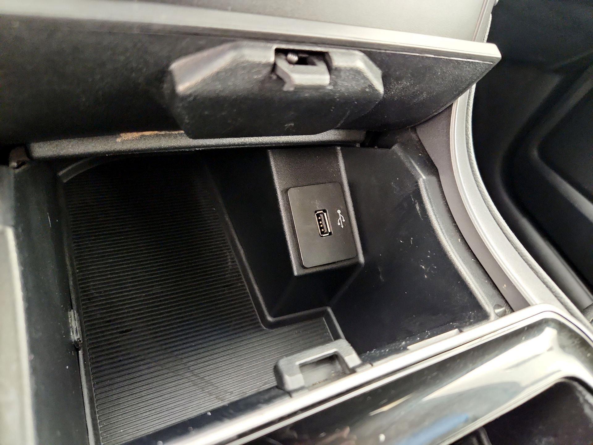 Thumbnail: 2019 Ford Edge - 18