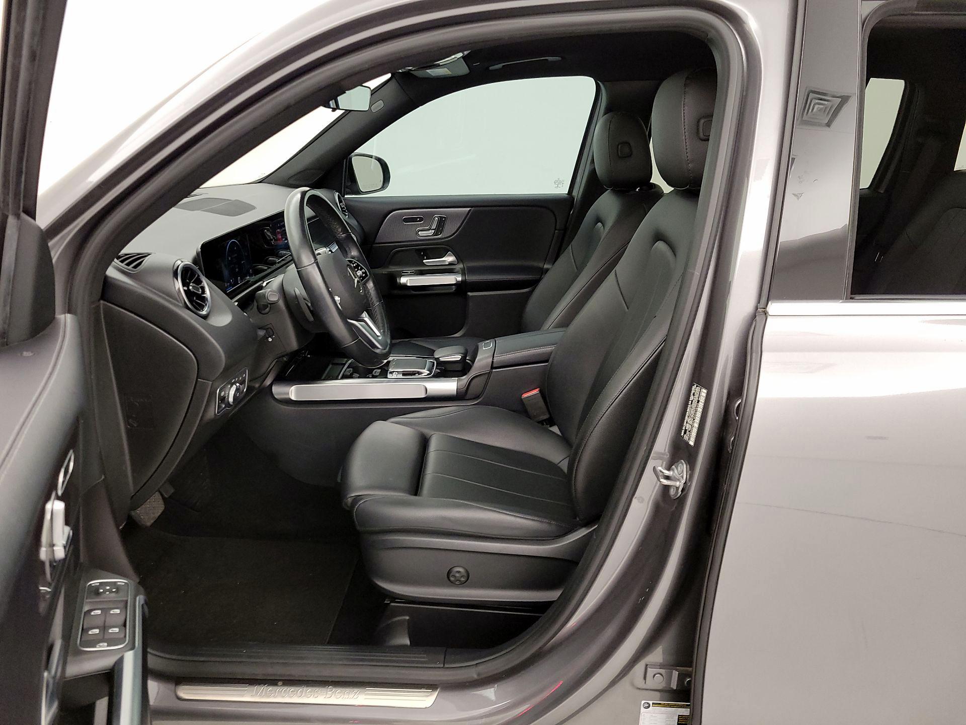 Thumbnail: 2020 Mercedes-Benz GLB - 11