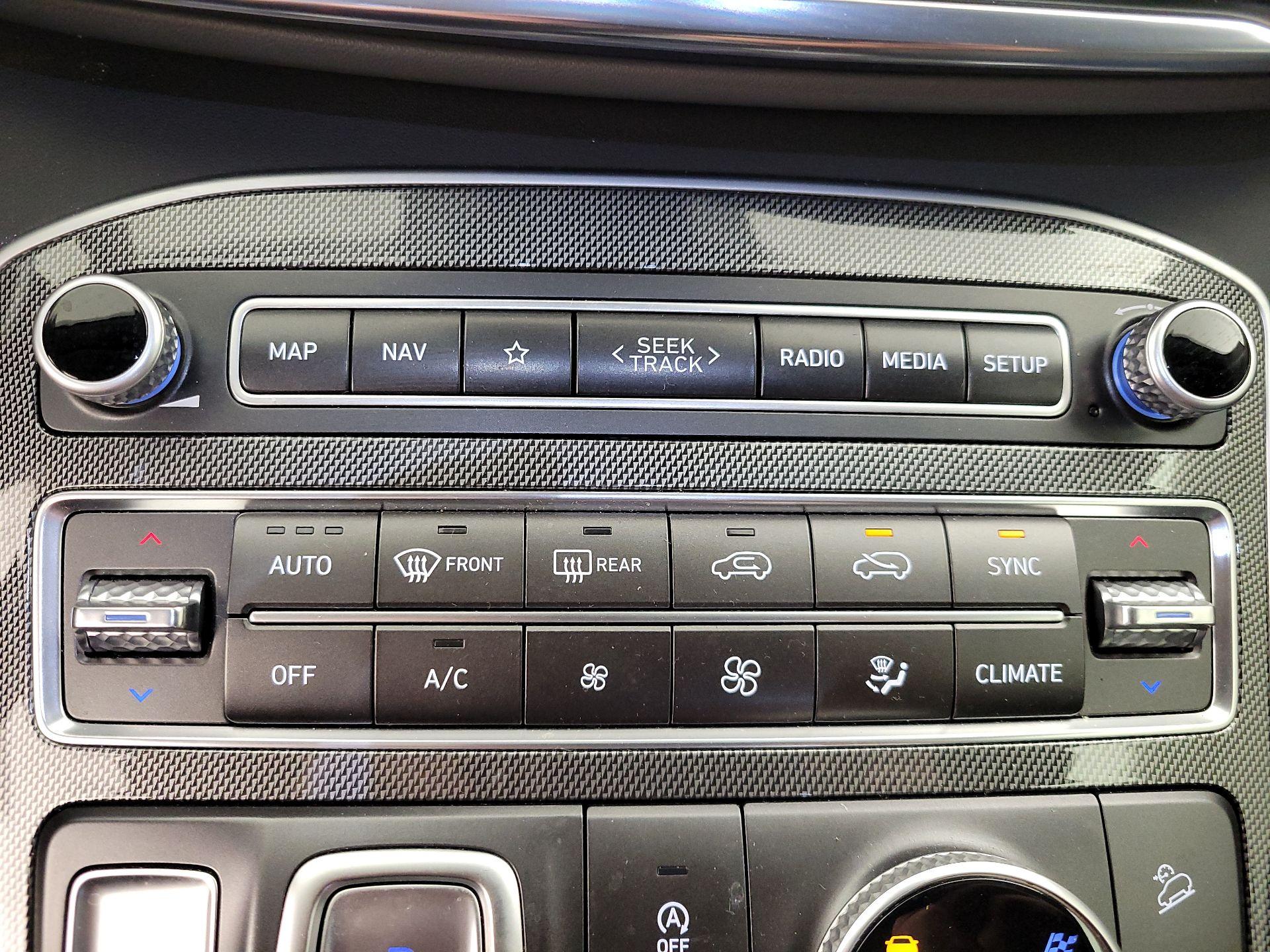 Thumbnail: 2023 Hyundai Santa Fe - 17