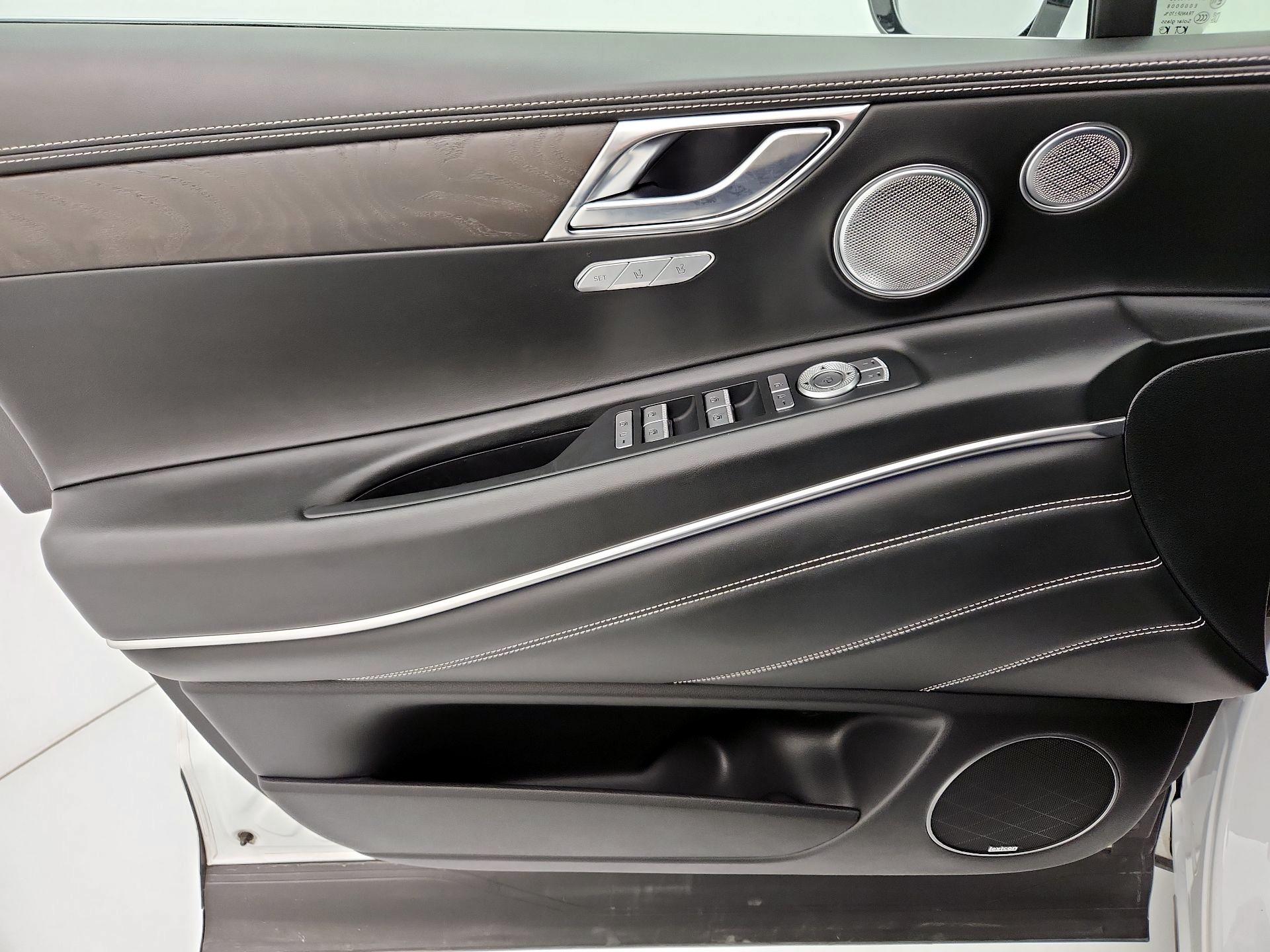 Thumbnail: 2021 Genesis GV80 - 12