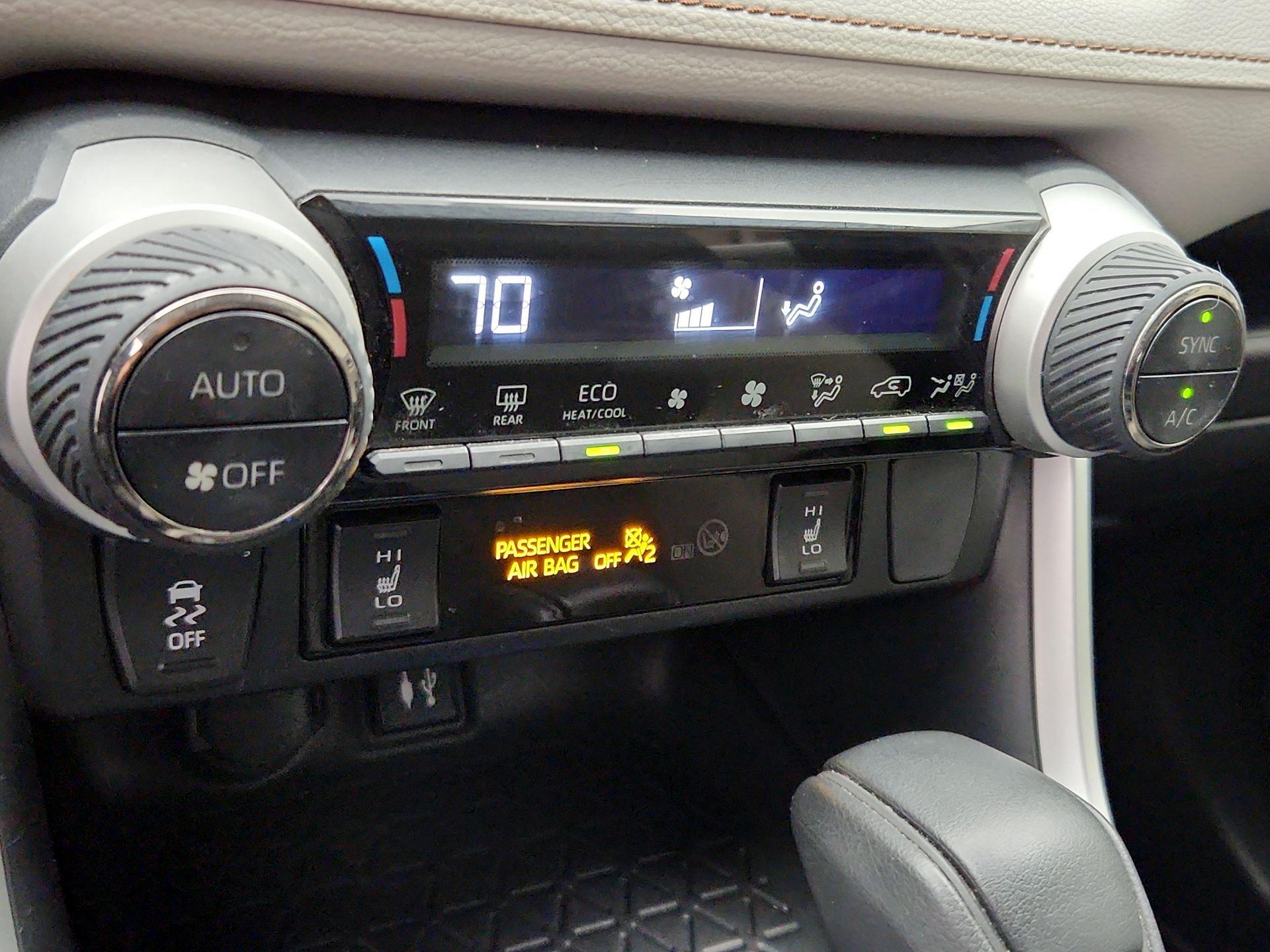 Thumbnail: 2019 Toyota RAV4 - 16