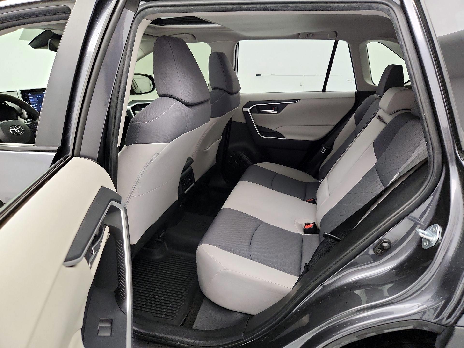 Thumbnail: 2019 Toyota RAV4 - 20