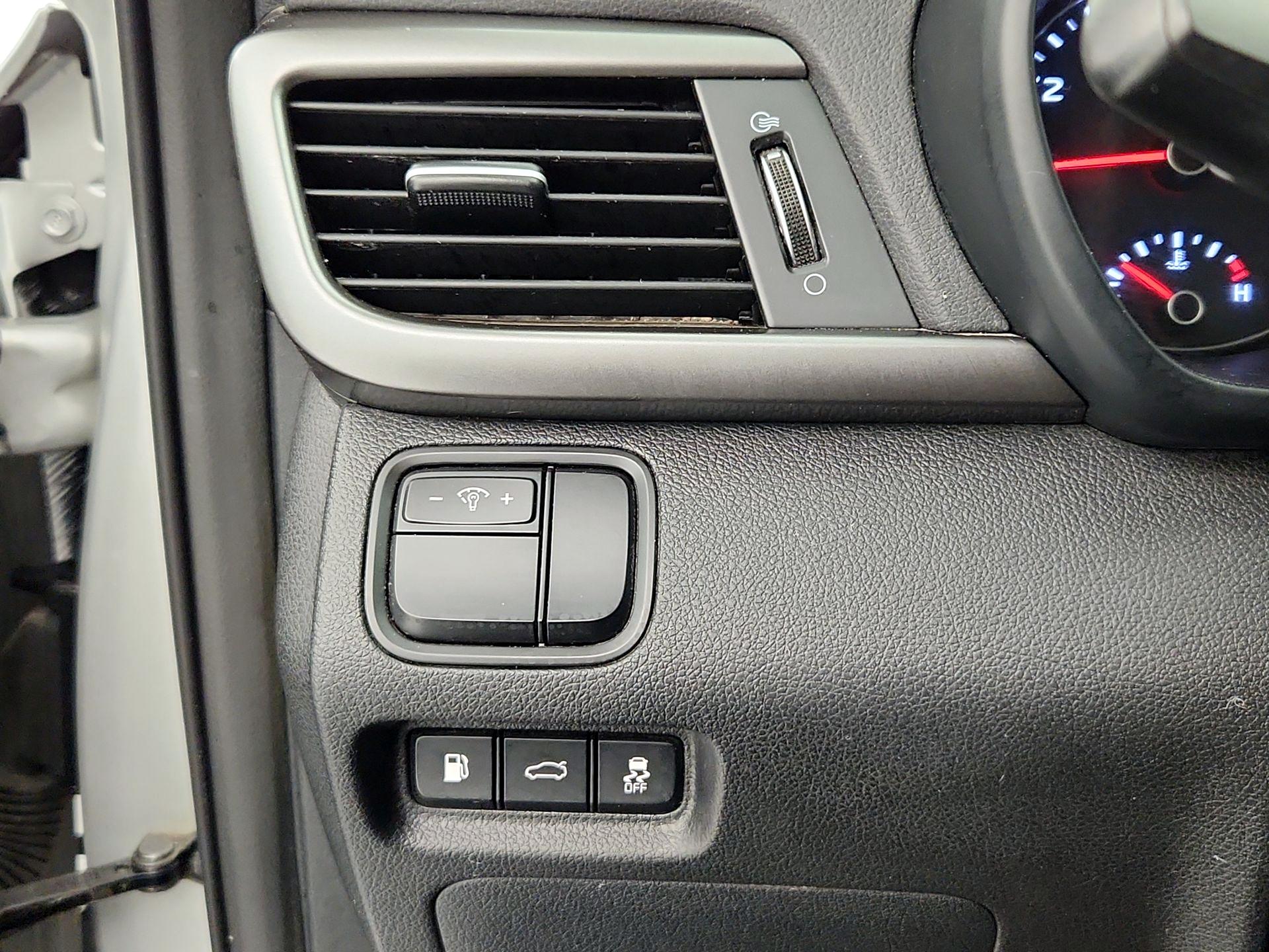 Thumbnail: 2017 Kia Optima - 13