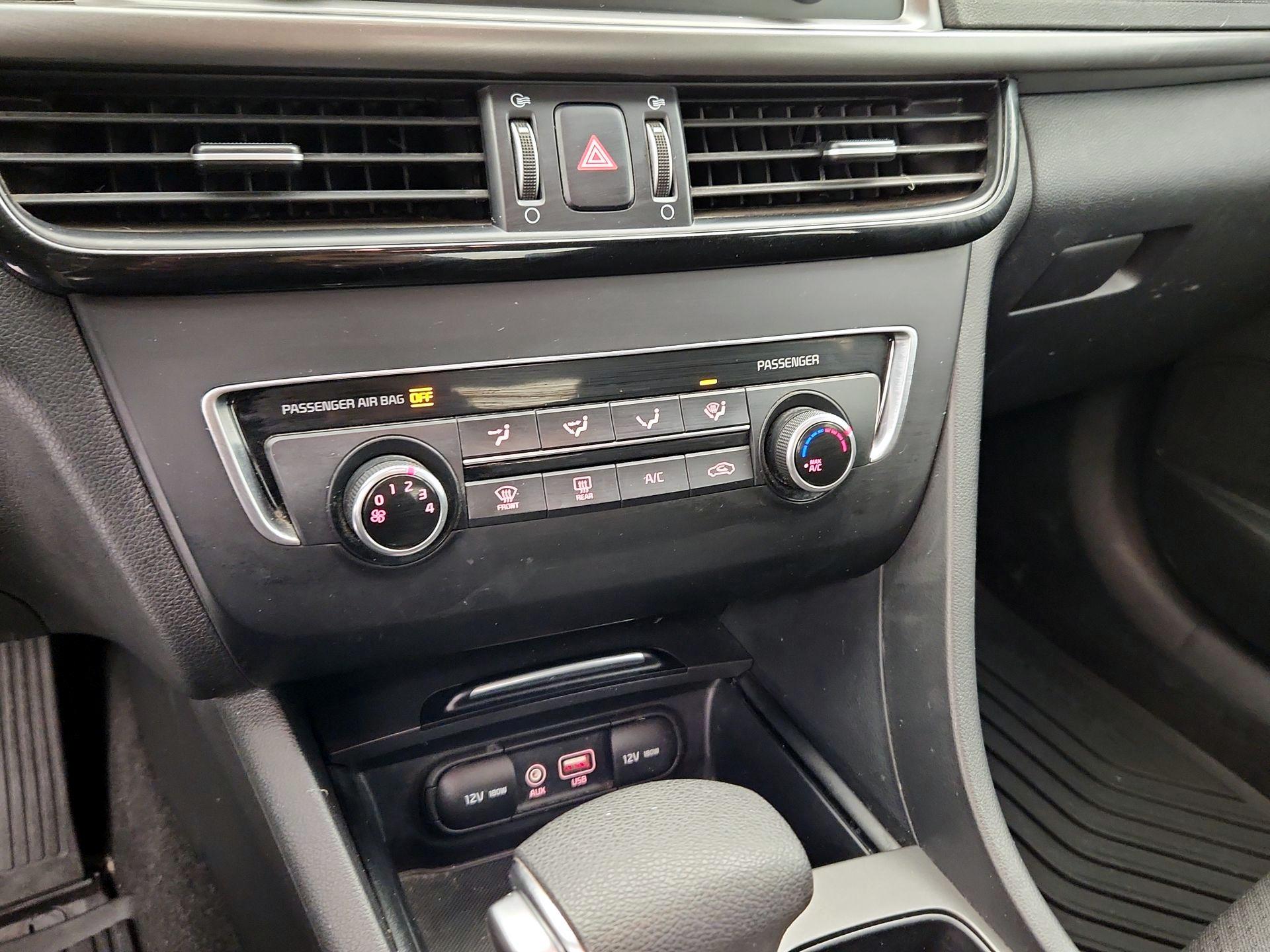 Thumbnail: 2017 Kia Optima - 16