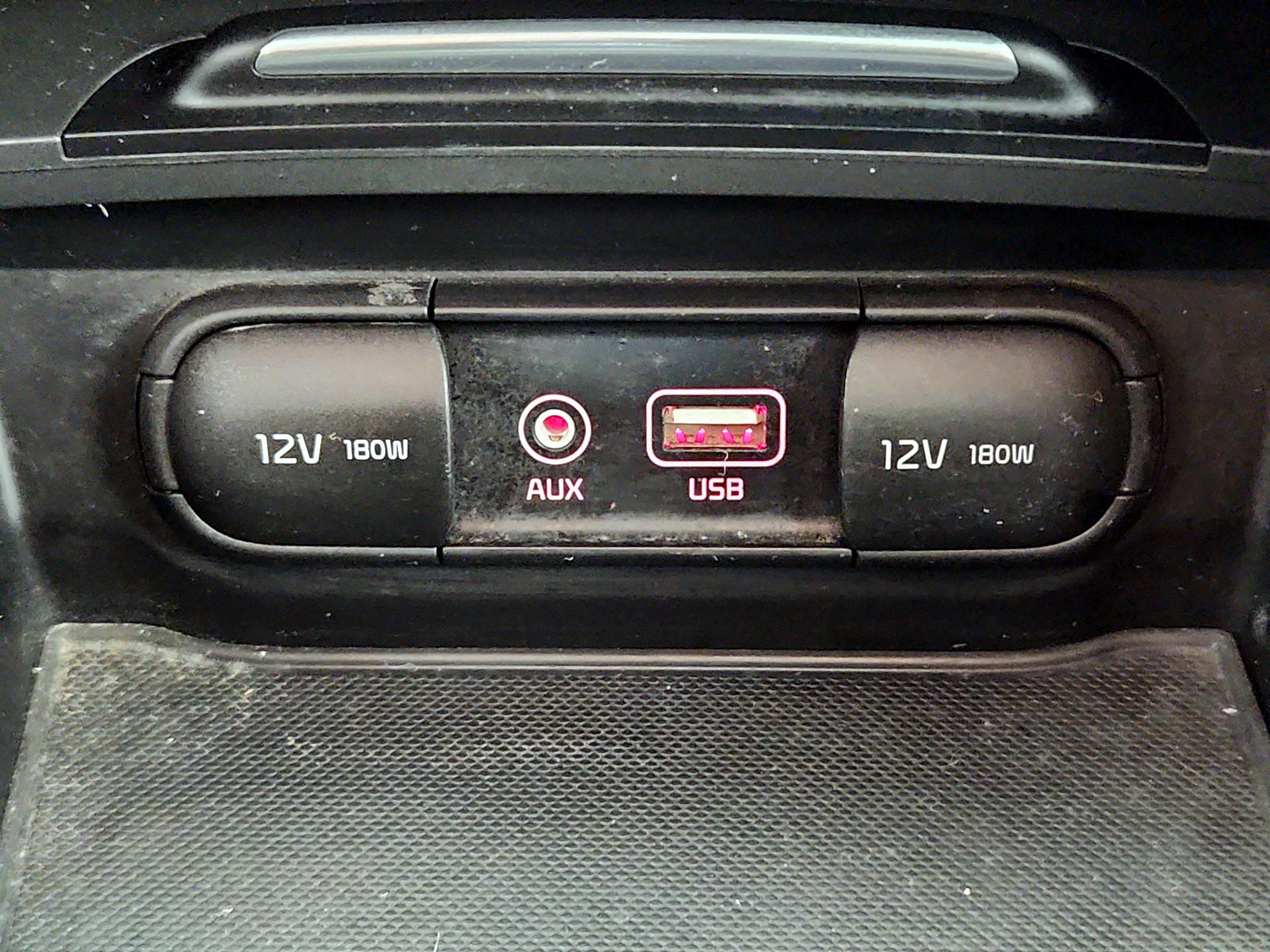 Thumbnail: 2017 Kia Optima - 18