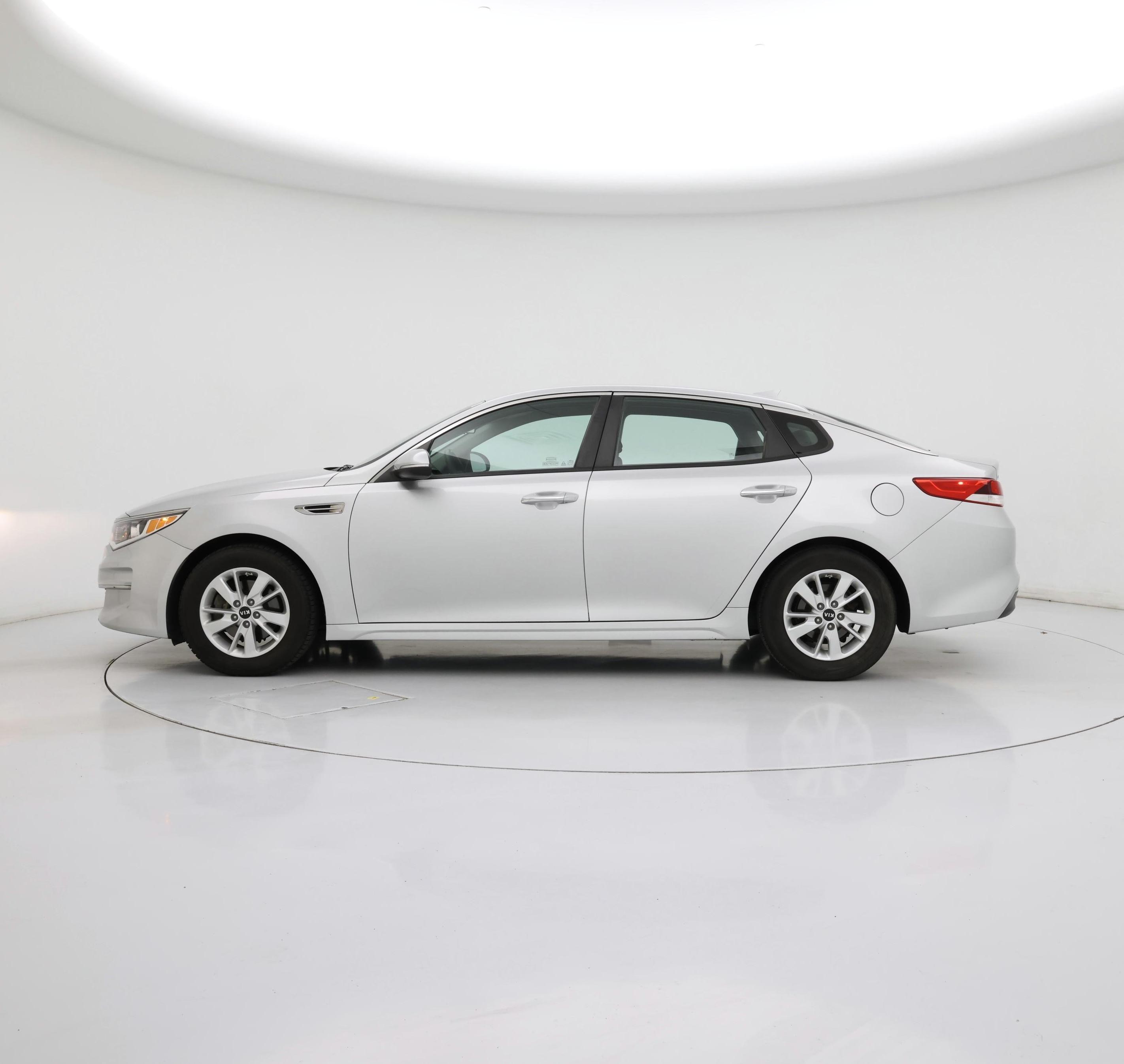 Thumbnail: 2017 Kia Optima - 3