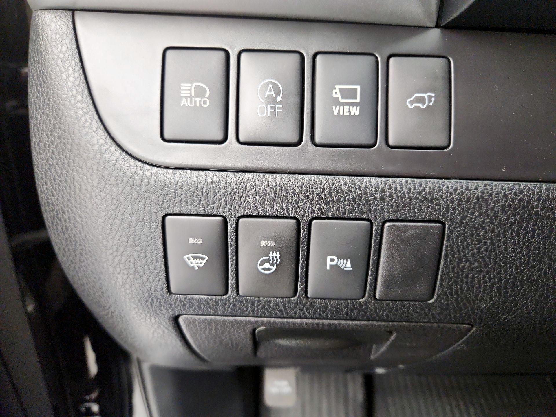 Thumbnail: 2019 Toyota Highlander - 13