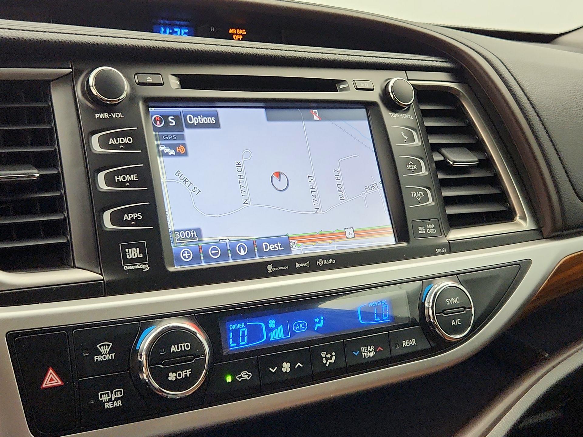 Thumbnail: 2019 Toyota Highlander - 14