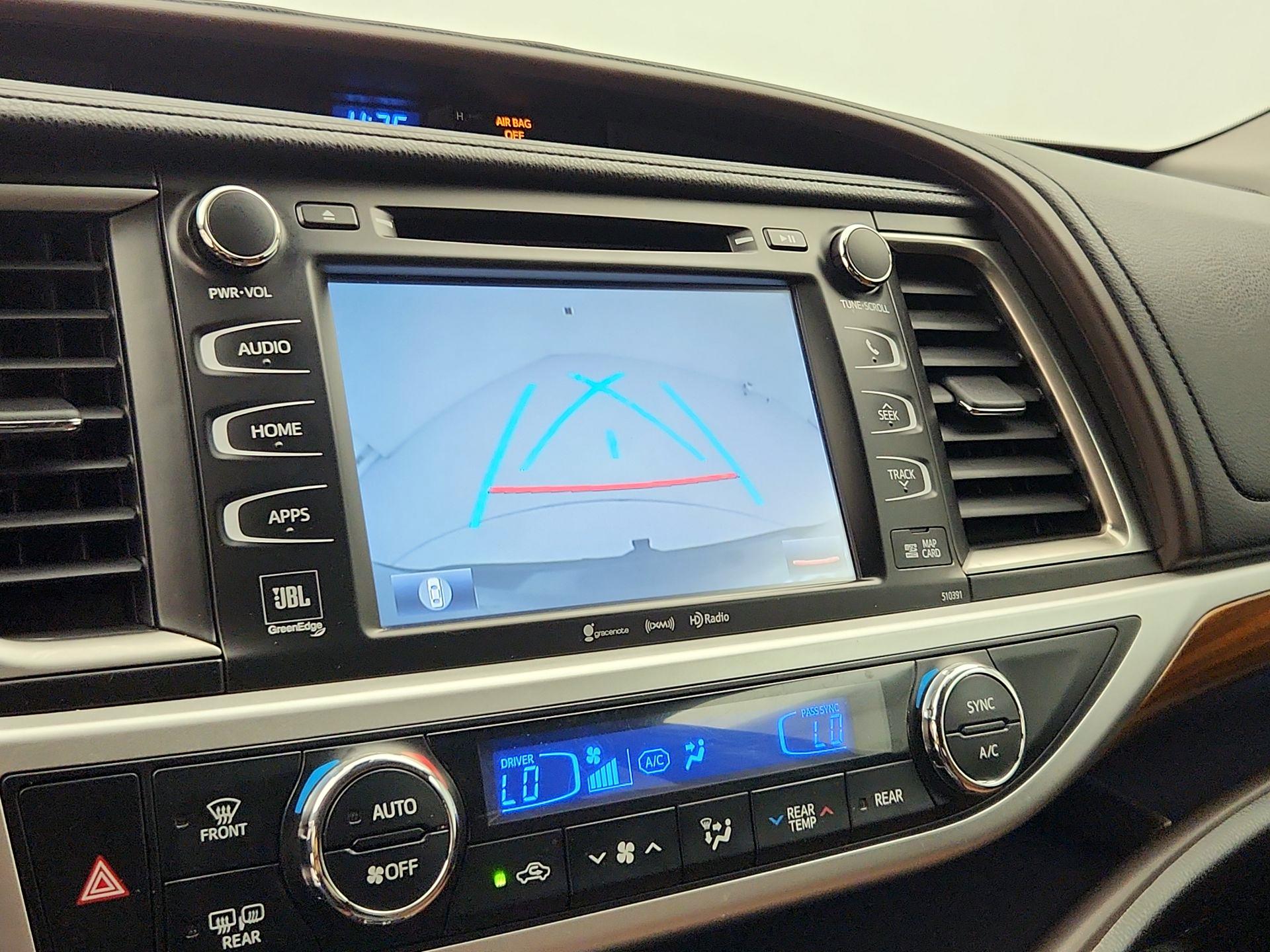 Thumbnail: 2019 Toyota Highlander - 15