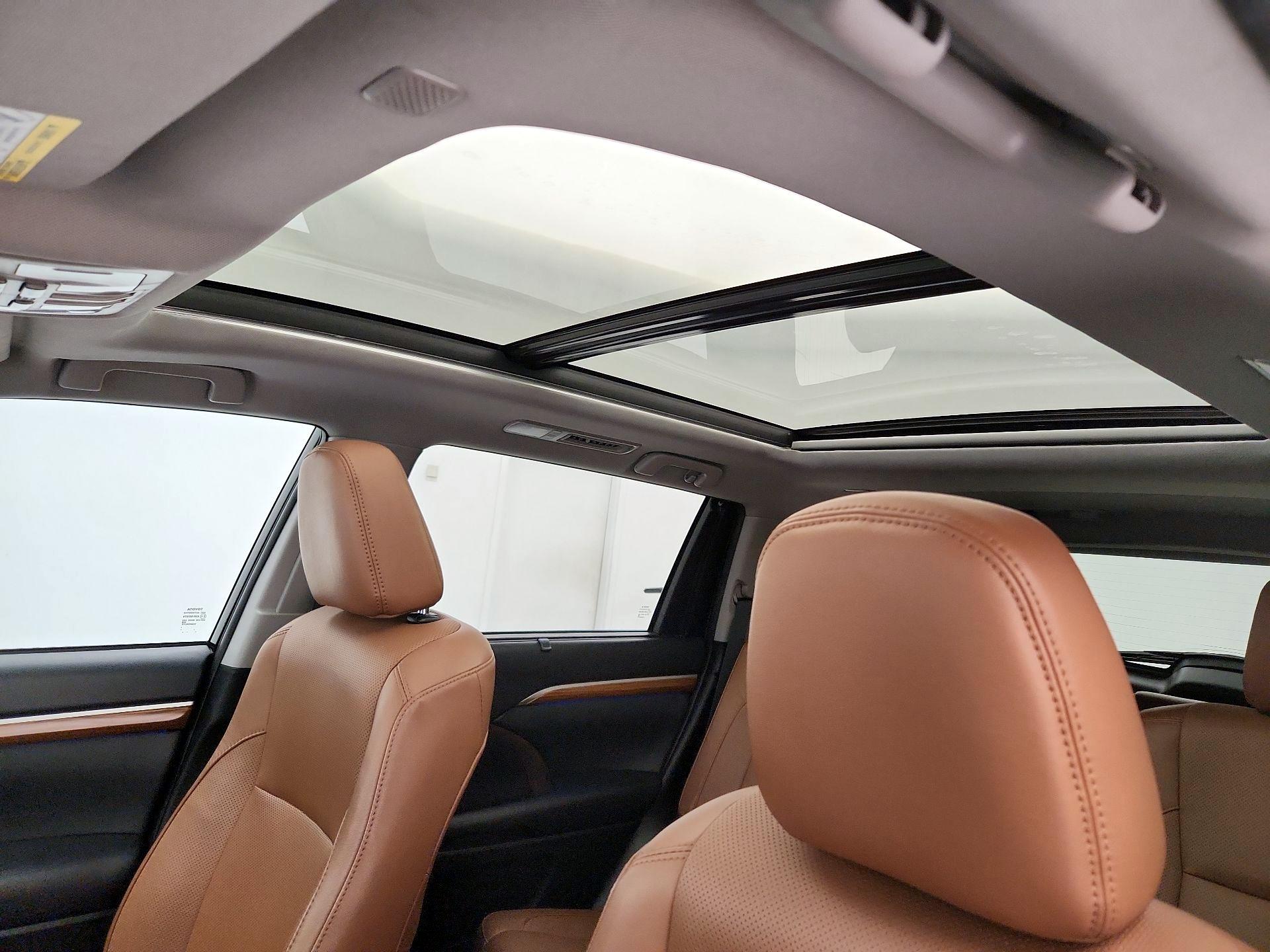 Thumbnail: 2019 Toyota Highlander - 20