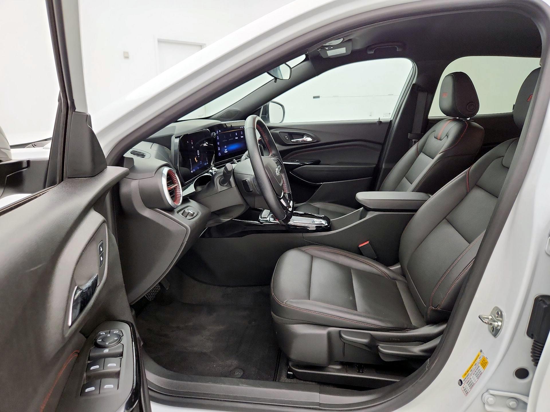 Thumbnail: 2025 Chevrolet Trax - 11