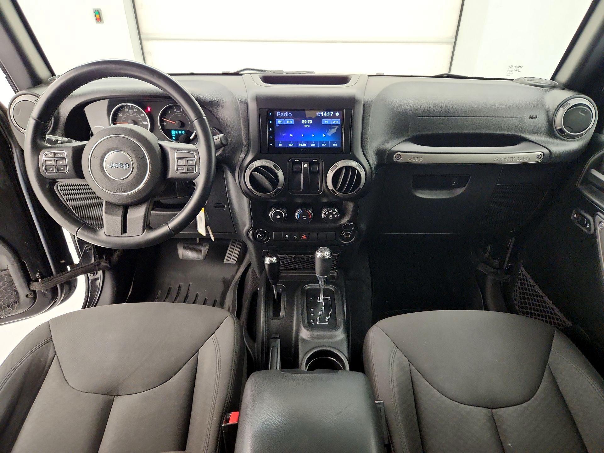 Thumbnail: 2017 Jeep Wrangler - 9