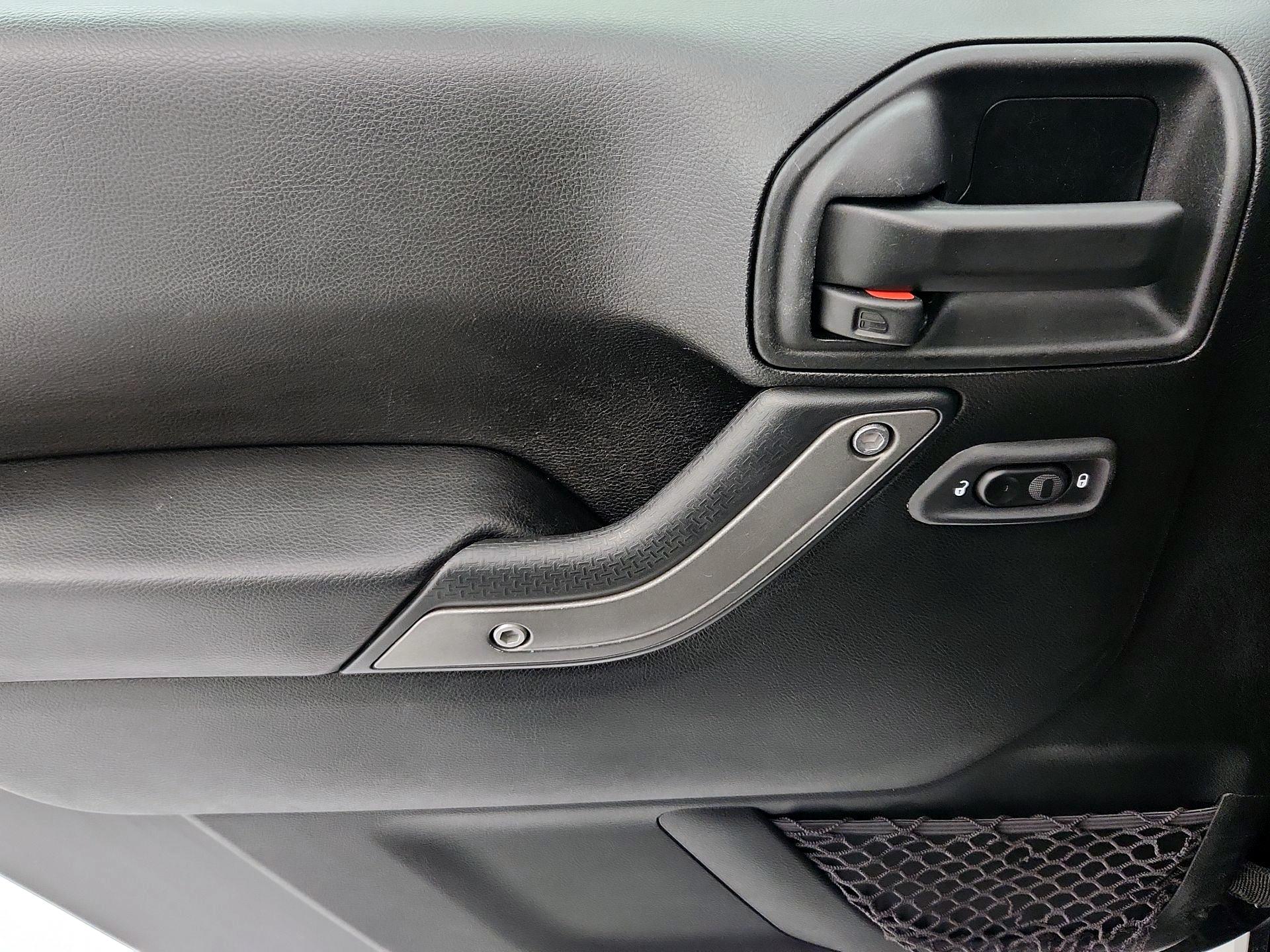 Thumbnail: 2017 Jeep Wrangler - 12