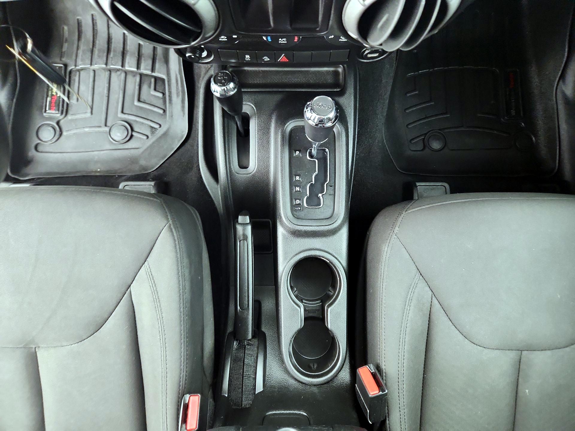 Thumbnail: 2017 Jeep Wrangler - 16