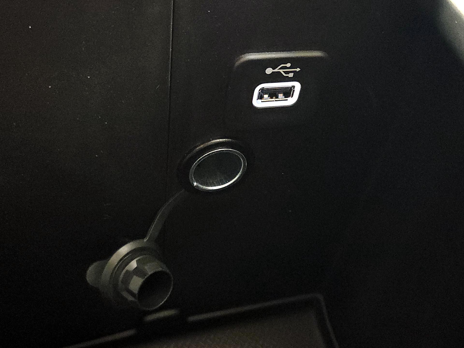 Thumbnail: 2017 Jeep Wrangler - 17