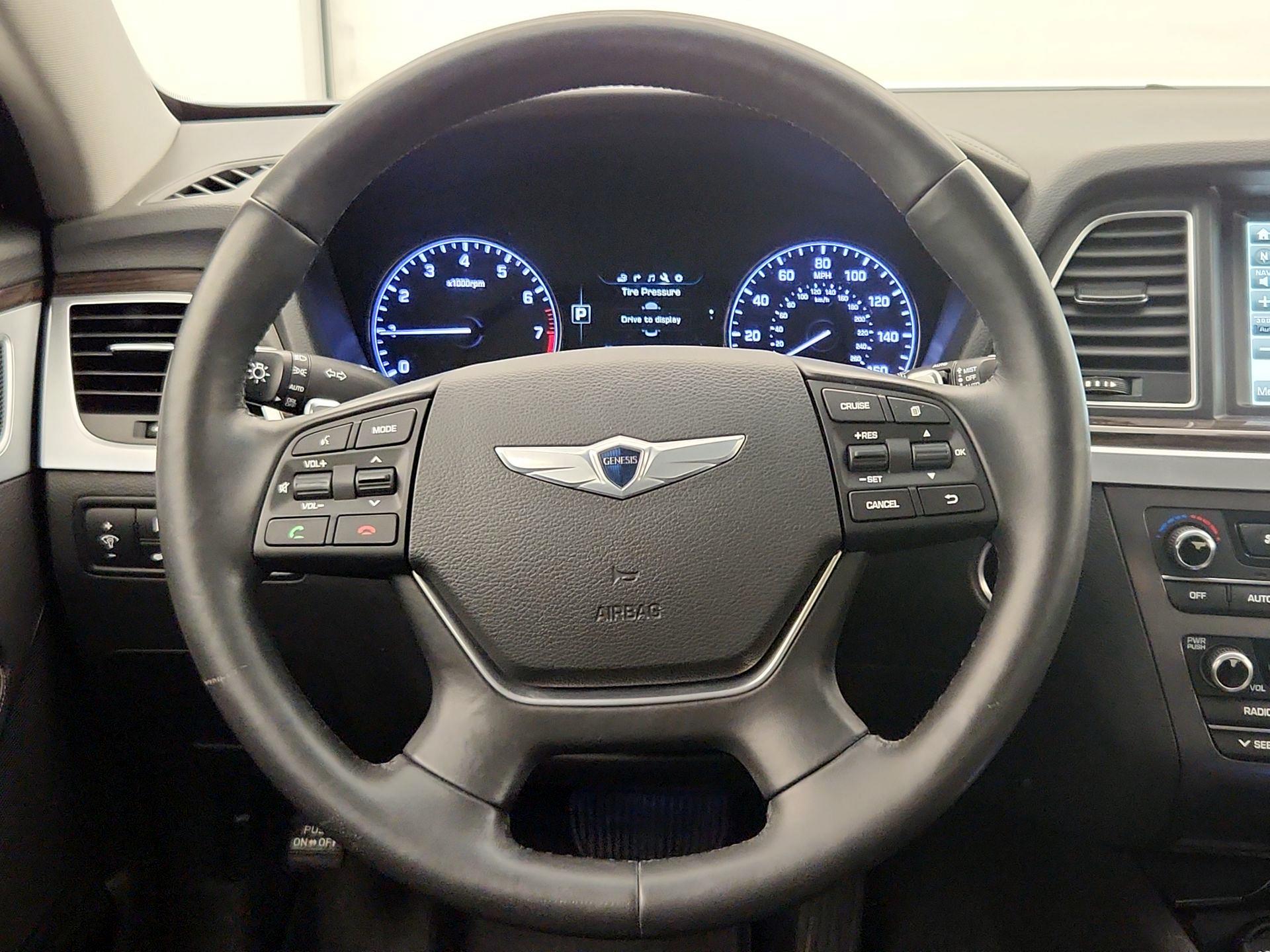 Thumbnail: 2015 Hyundai Genesis - 10