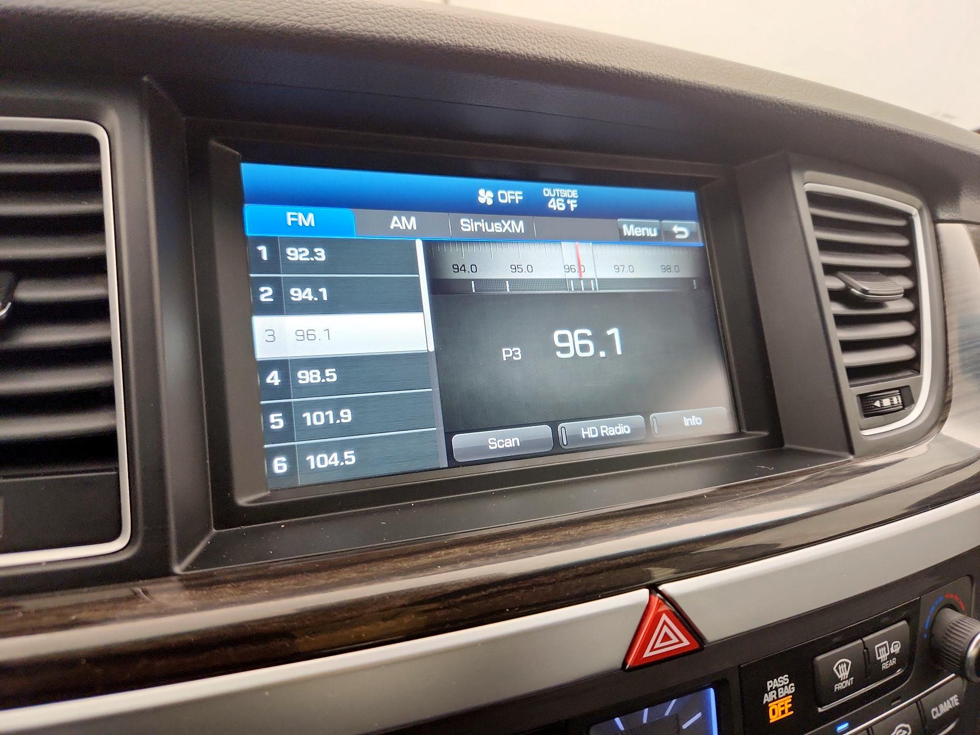 Thumbnail: 2015 Hyundai Genesis - 16