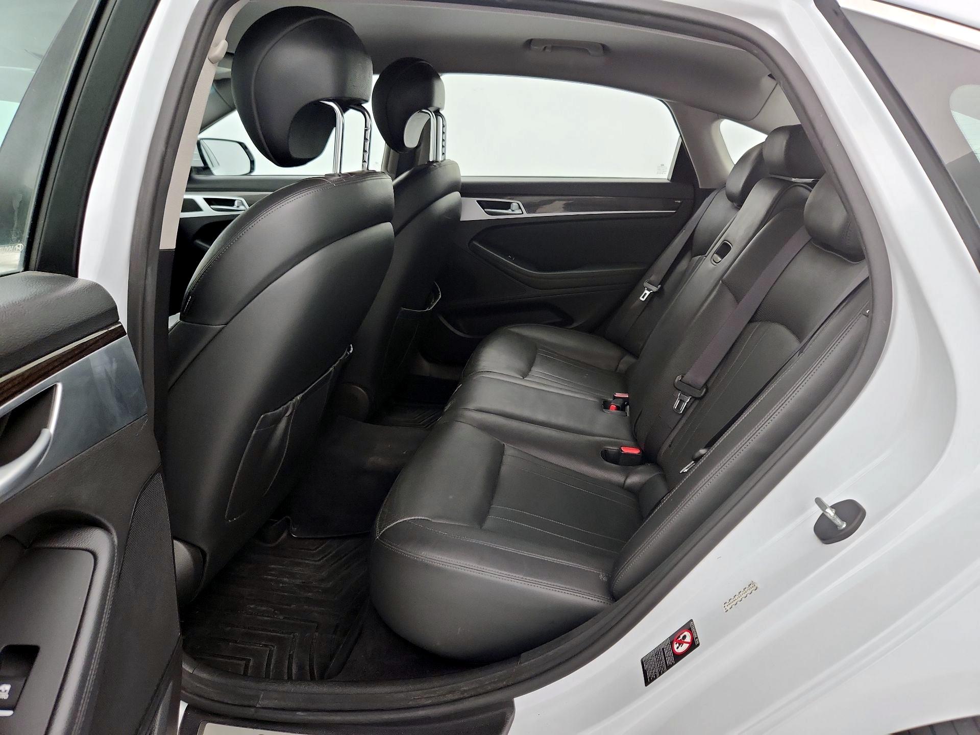 Thumbnail: 2015 Hyundai Genesis - 20