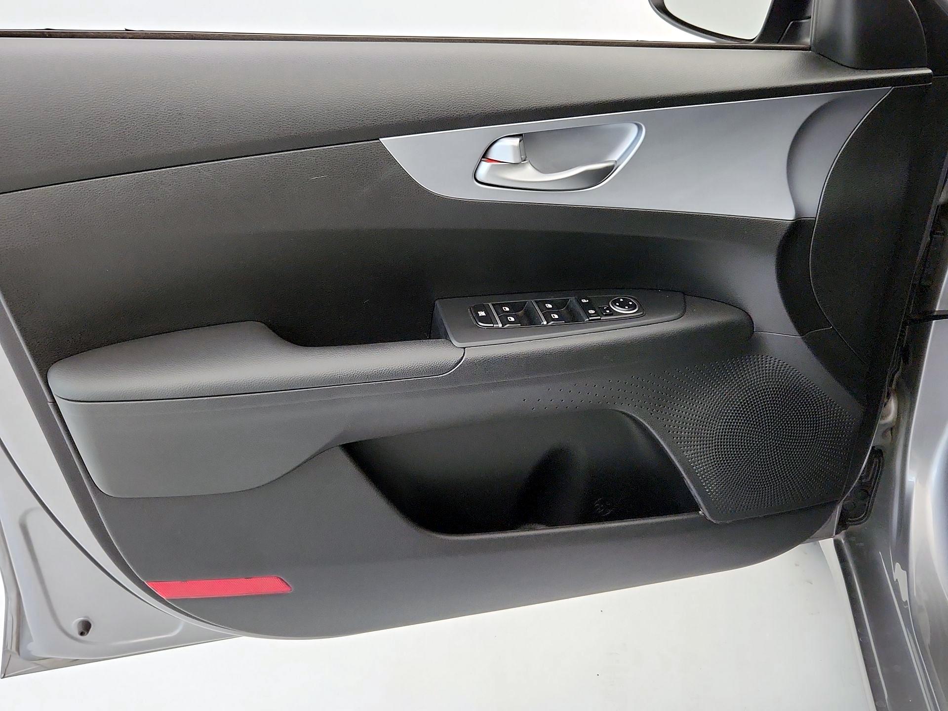 Thumbnail: 2023 Kia Forte - 12