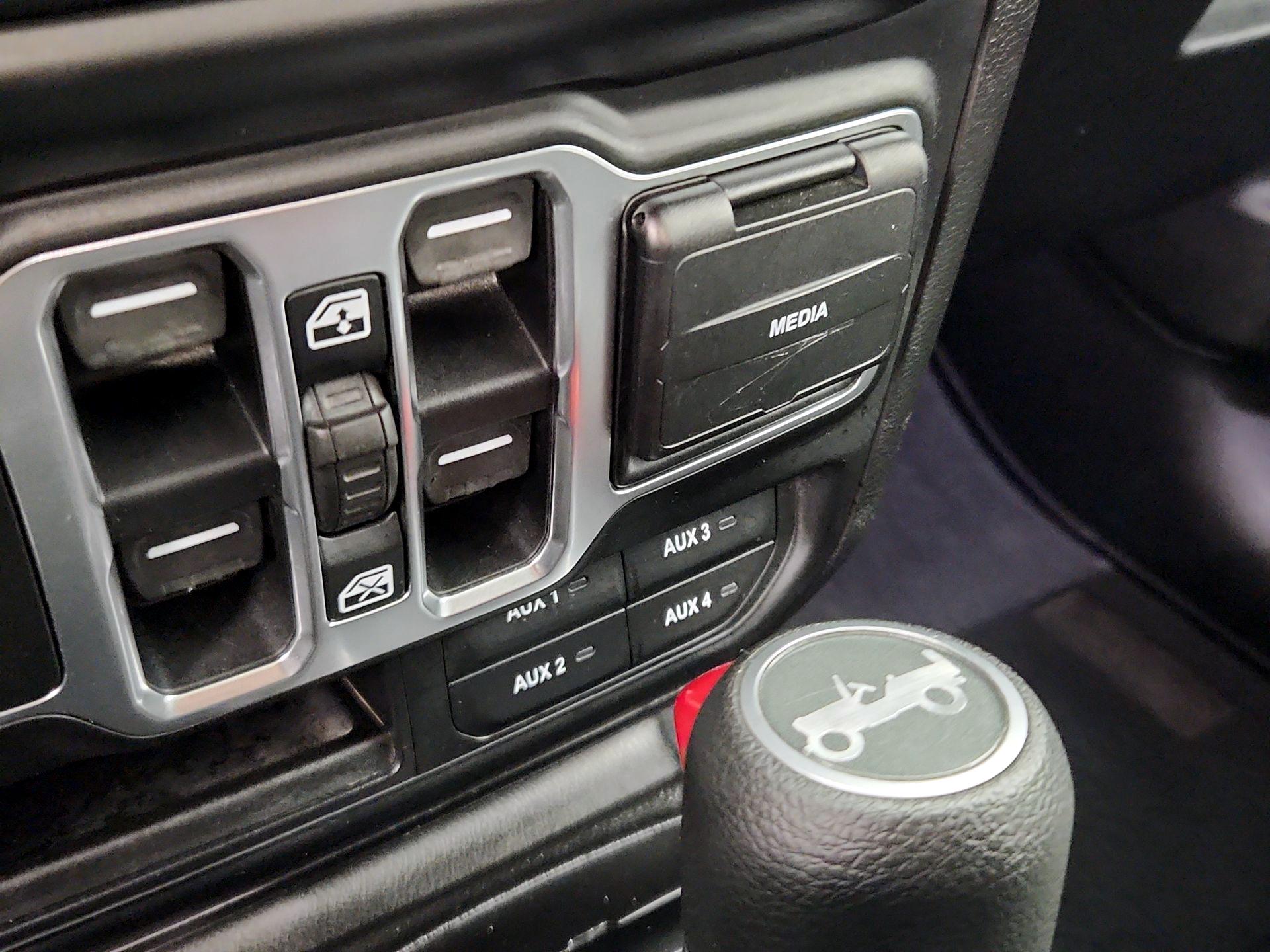 Thumbnail: 2020 Jeep Wrangler - 19