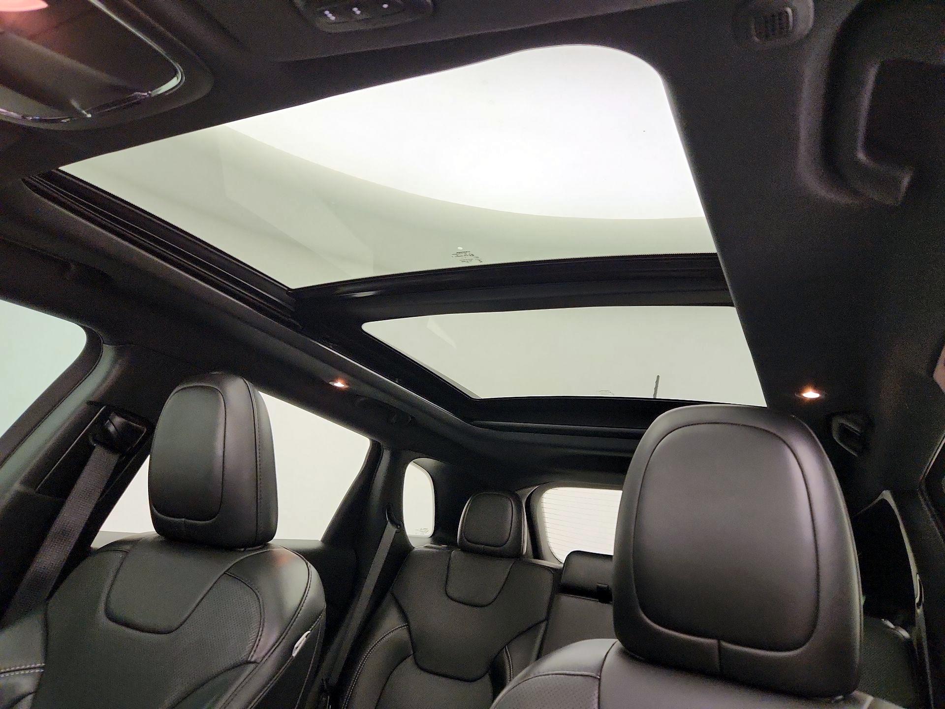 Thumbnail: 2021 Jeep Cherokee - 19