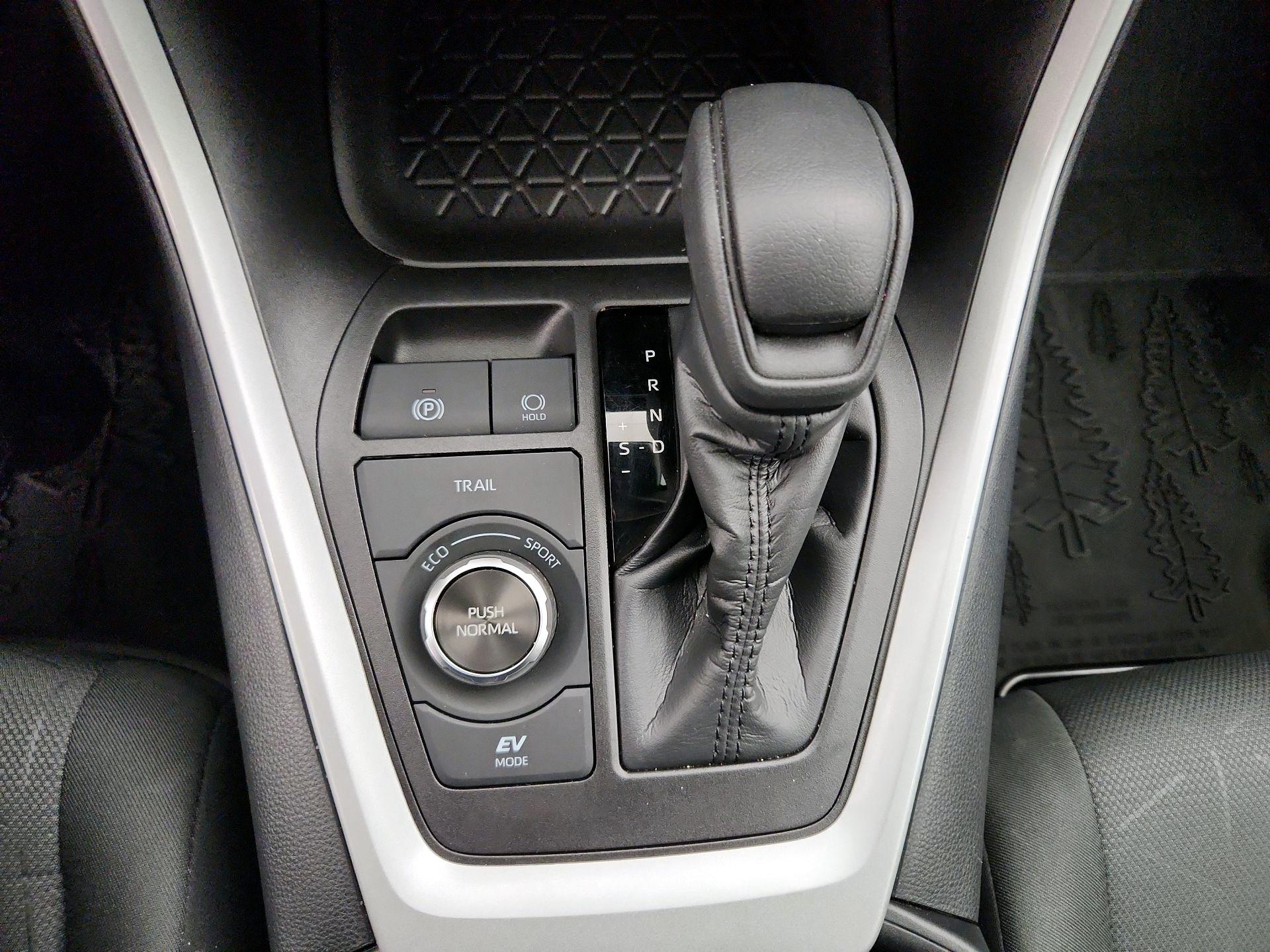 Thumbnail: 2024 Toyota RAV4 - 17