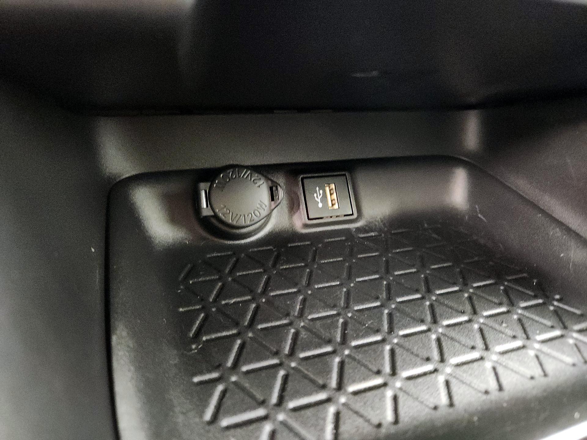 Thumbnail: 2024 Toyota RAV4 - 18