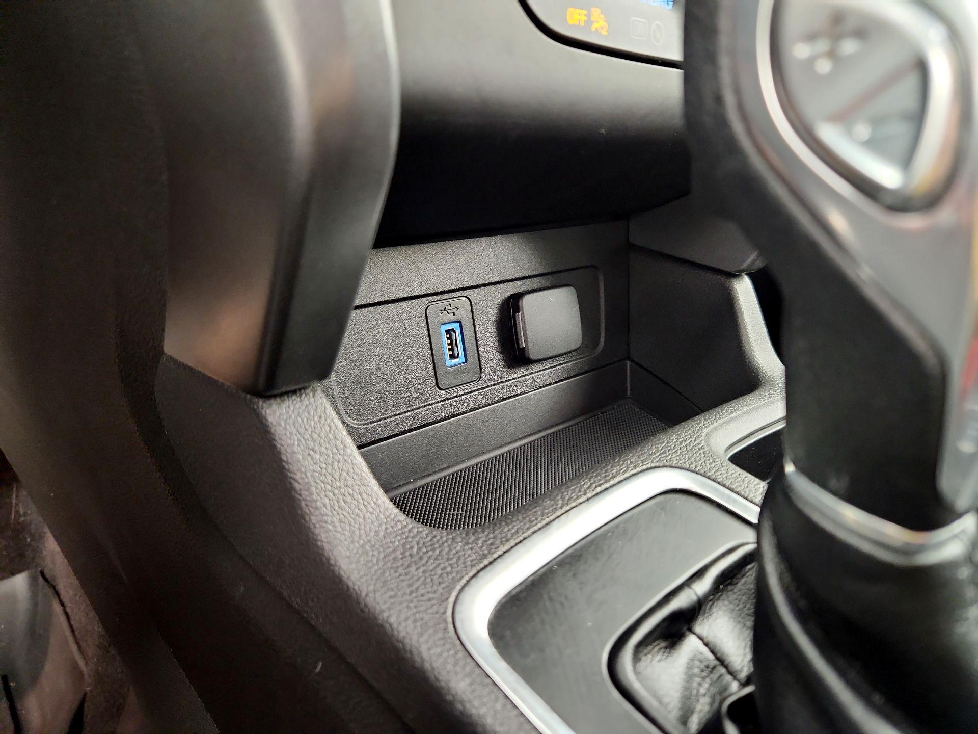 Thumbnail: 2019 Ford Escape - 18