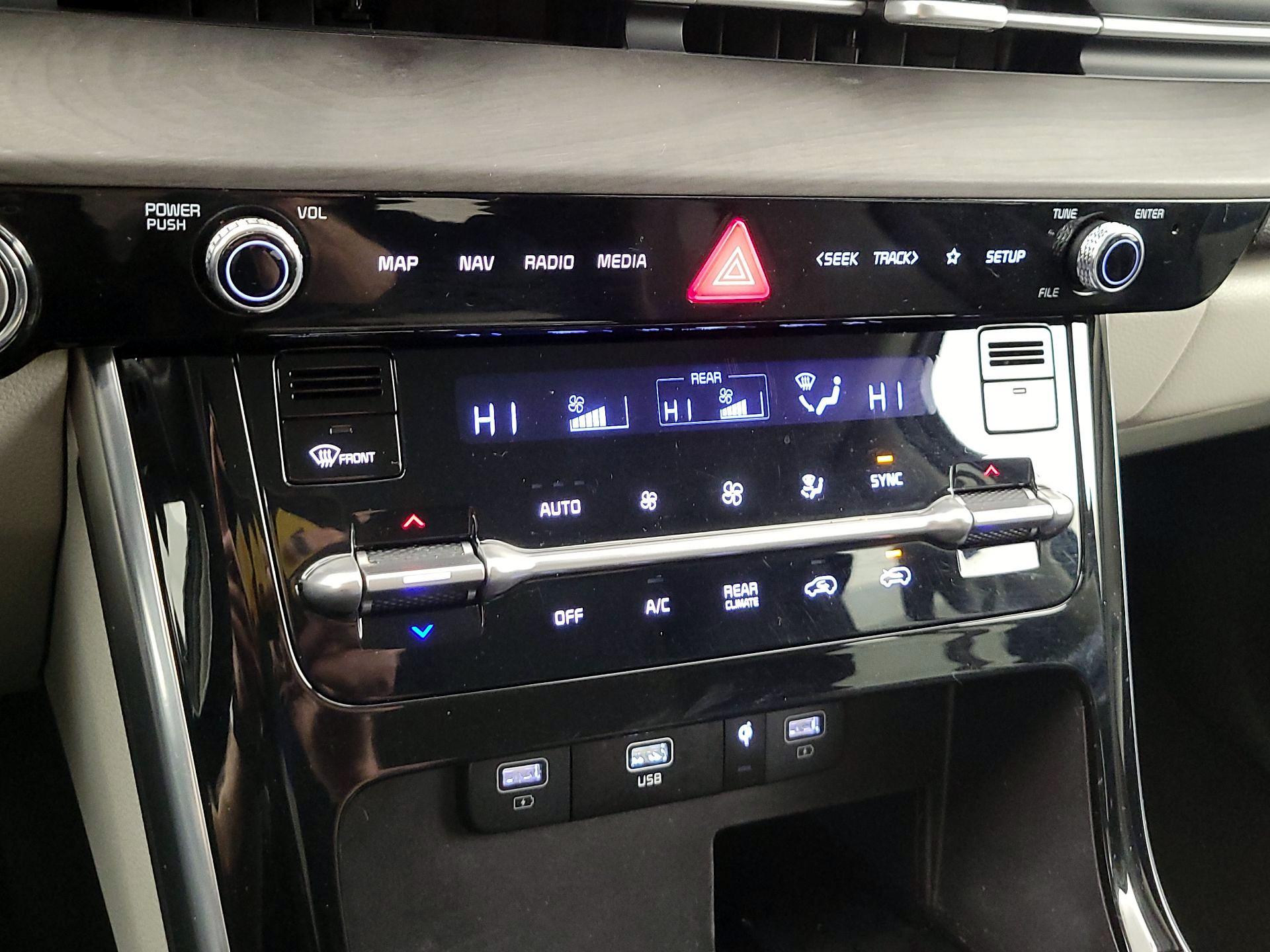 Thumbnail: 2024 Kia Carnival - 17