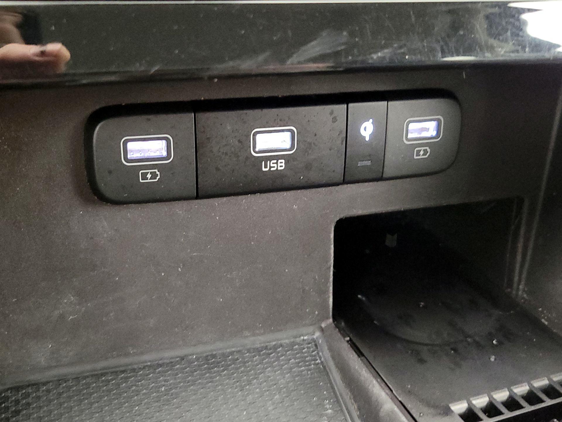 Thumbnail: 2024 Kia Carnival - 19