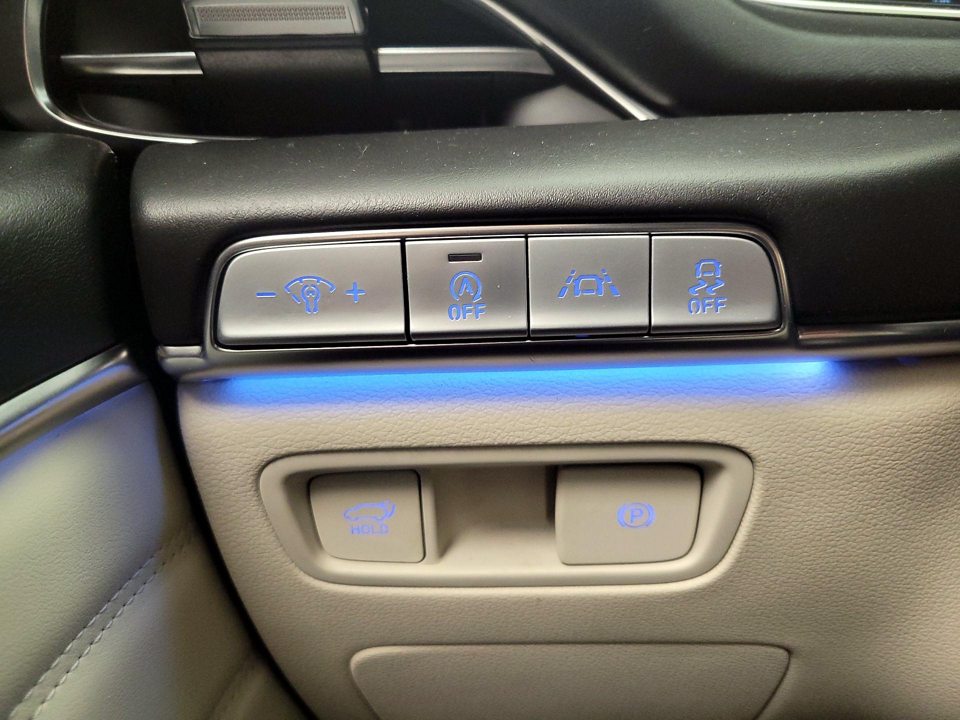 Thumbnail: 2021 Genesis GV80 - 13