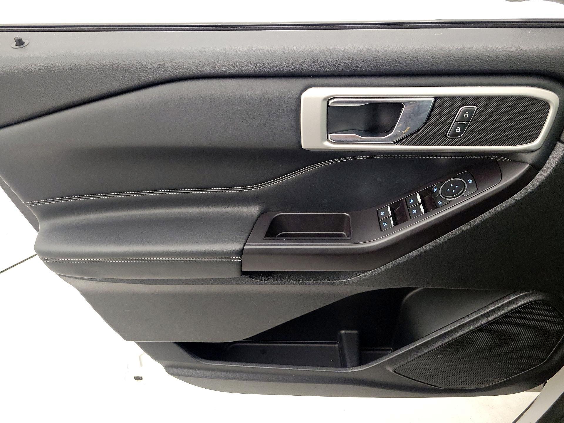 Thumbnail: 2020 Ford Explorer - 12