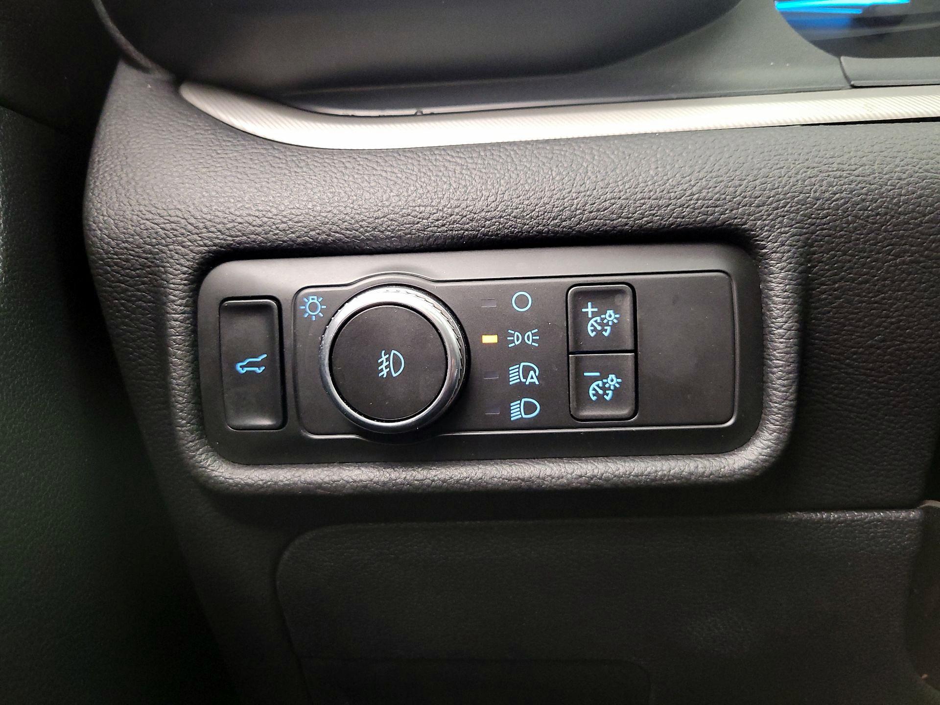 Thumbnail: 2020 Ford Explorer - 13