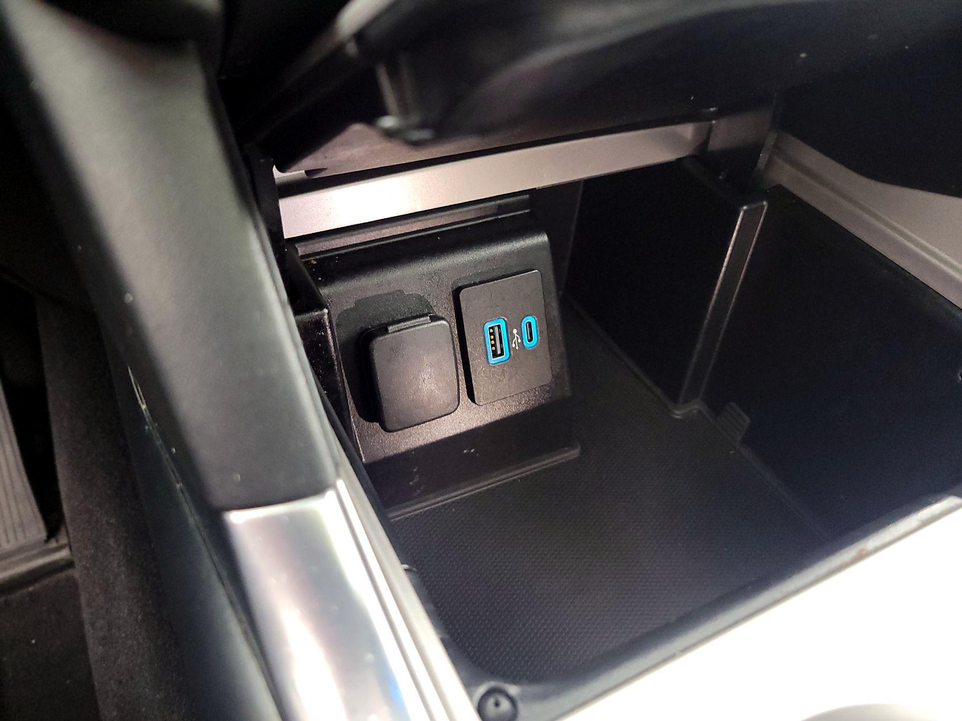 Thumbnail: 2020 Ford Explorer - 18