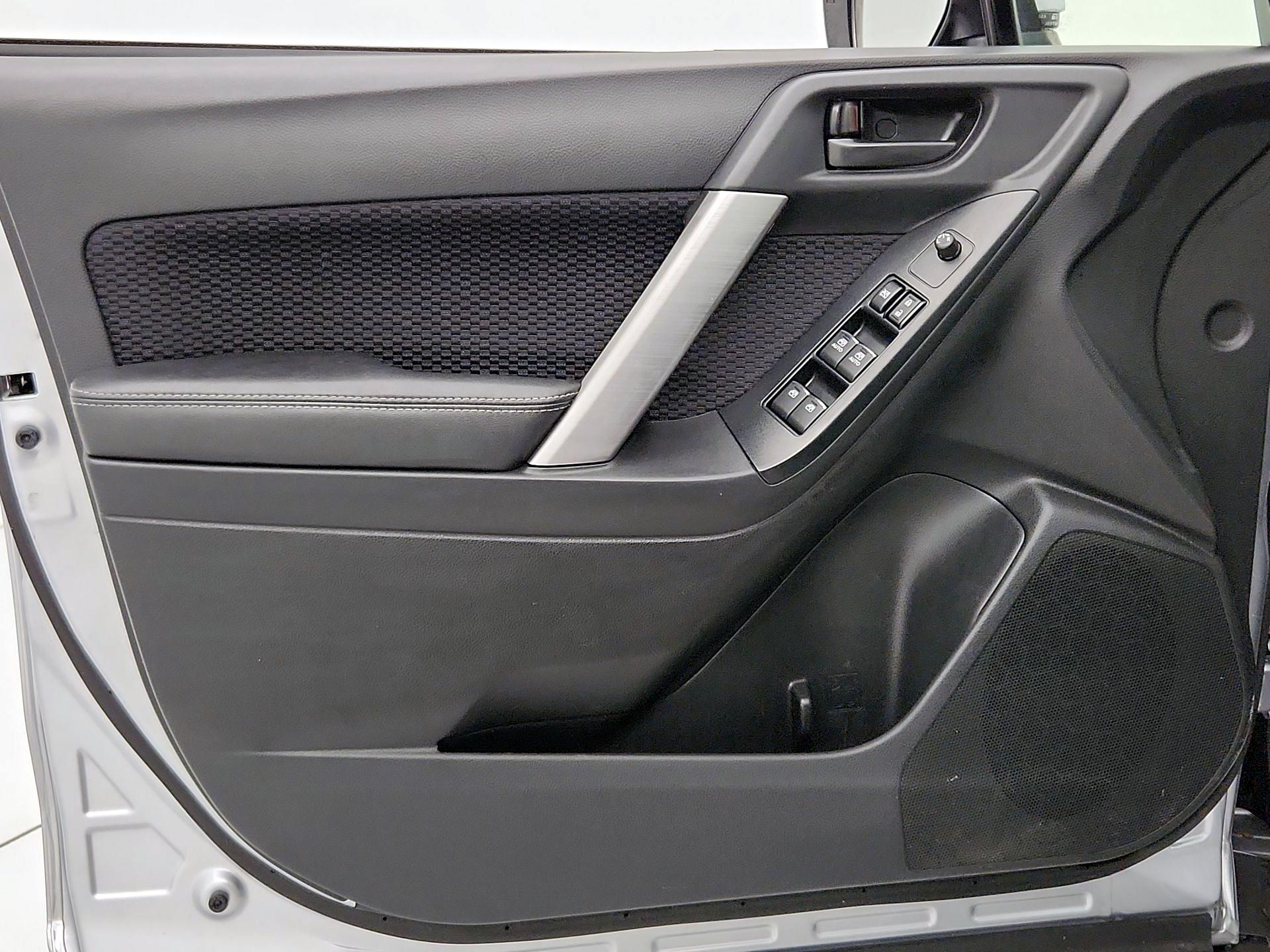 Thumbnail: 2017 Subaru Forester - 12