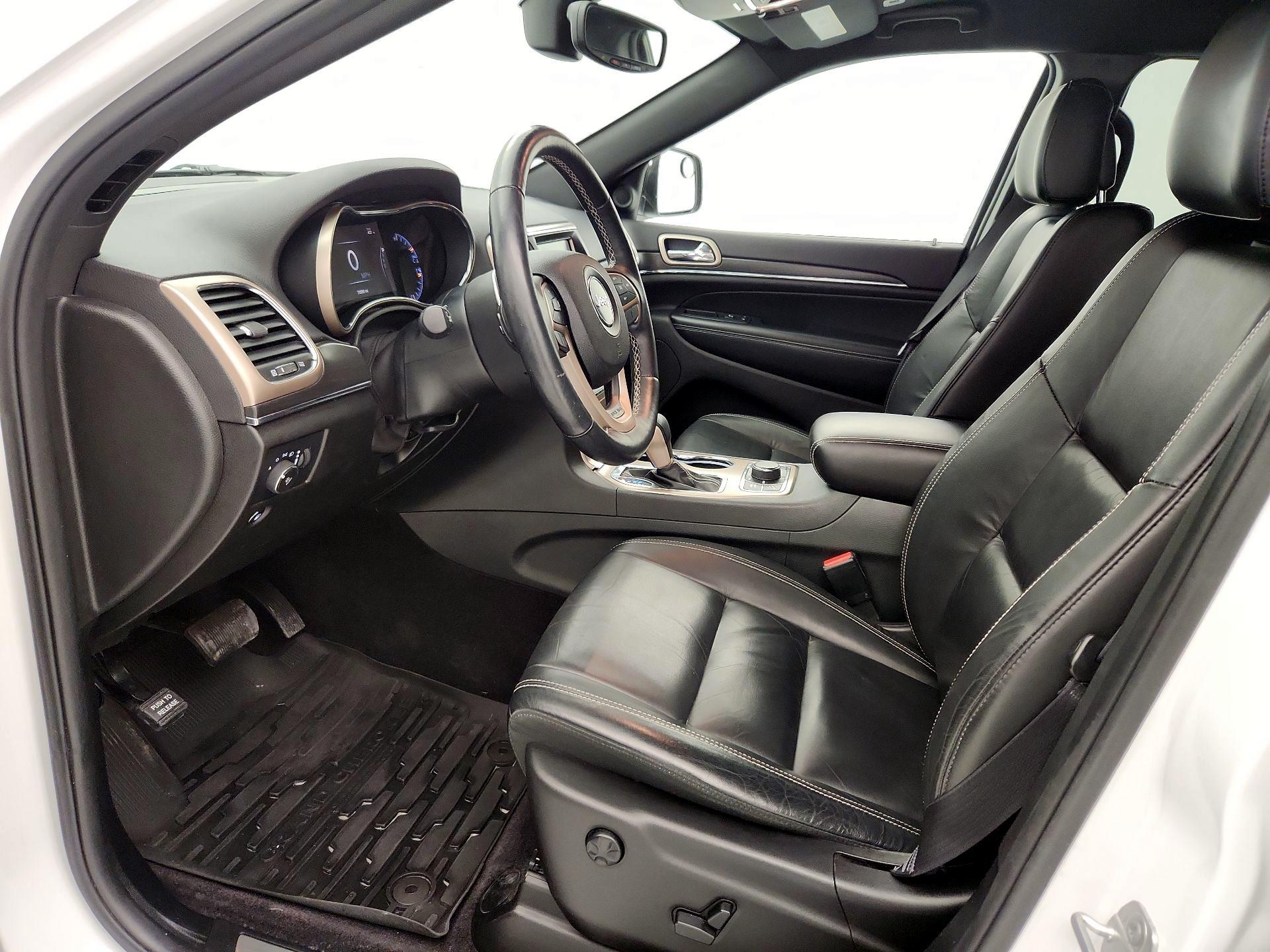 Thumbnail: 2017 Jeep Grand Cherokee - 11