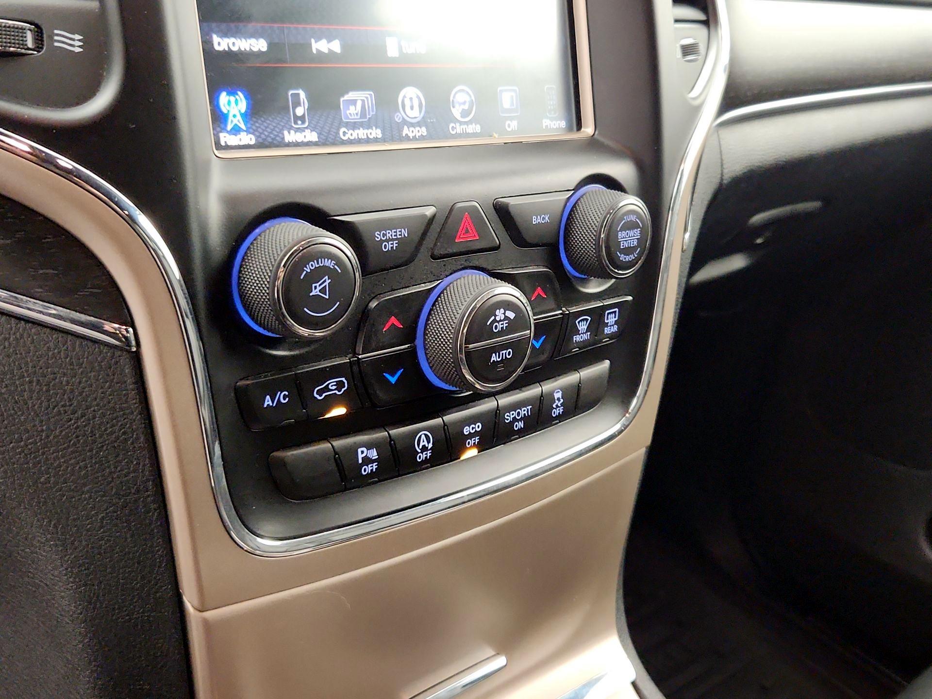 Thumbnail: 2017 Jeep Grand Cherokee - 16