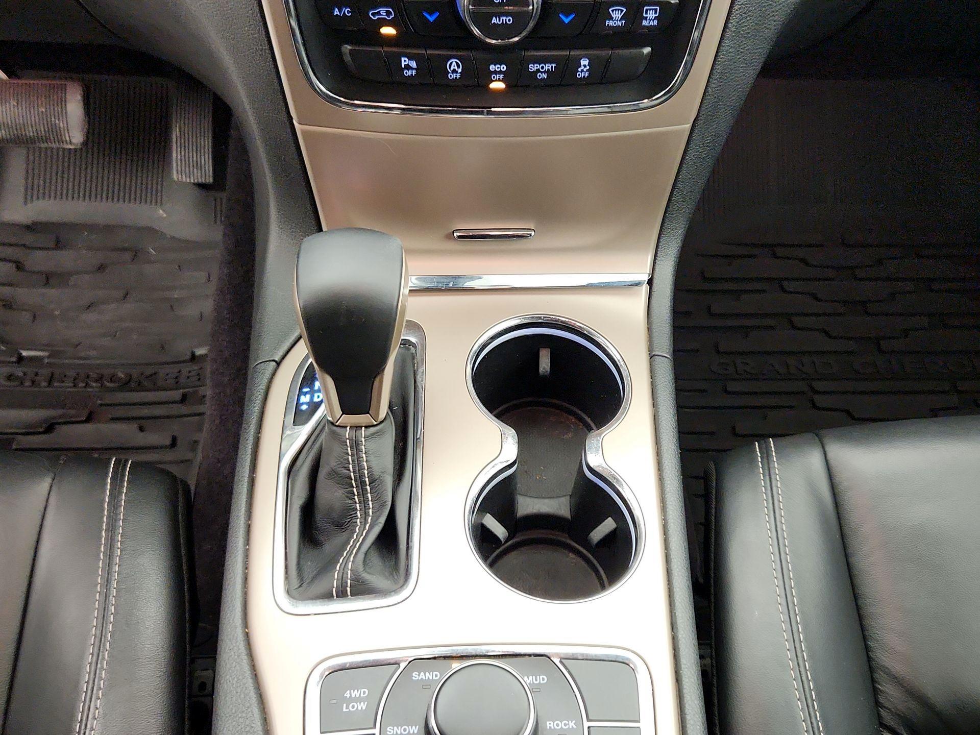 Thumbnail: 2017 Jeep Grand Cherokee - 17