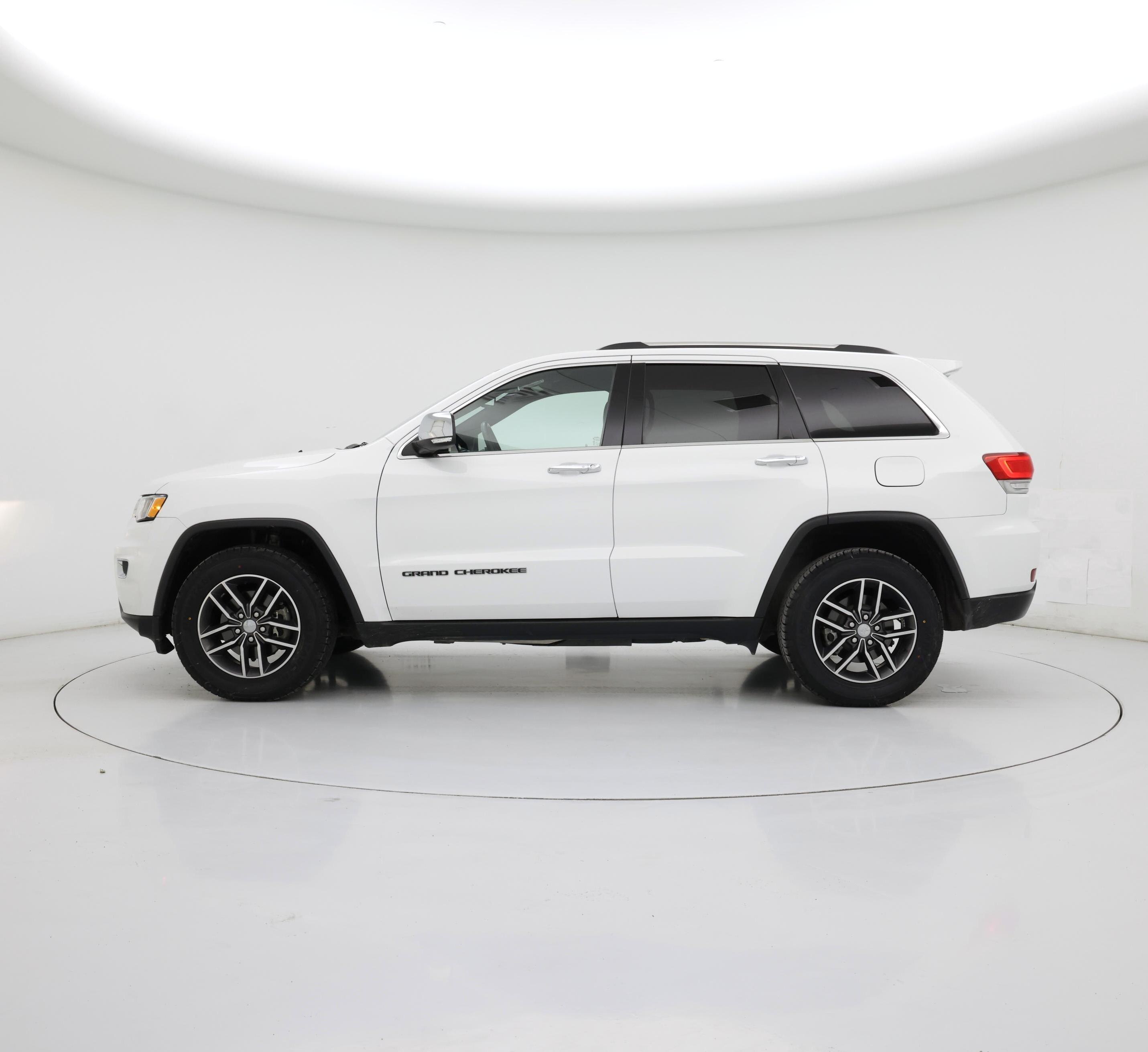 Thumbnail: 2017 Jeep Grand Cherokee - 3