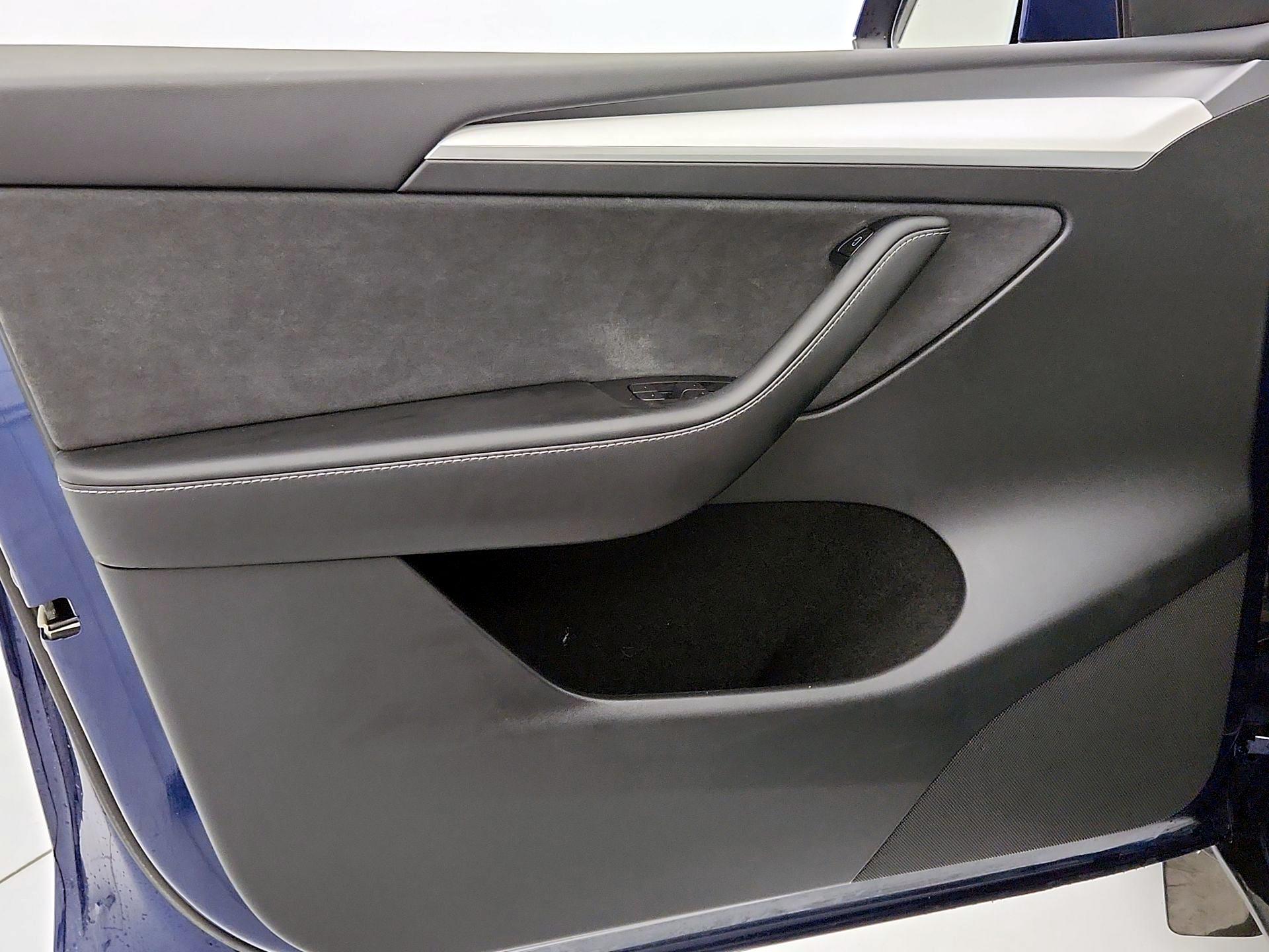 Thumbnail: 2023 Tesla Model Y - 12