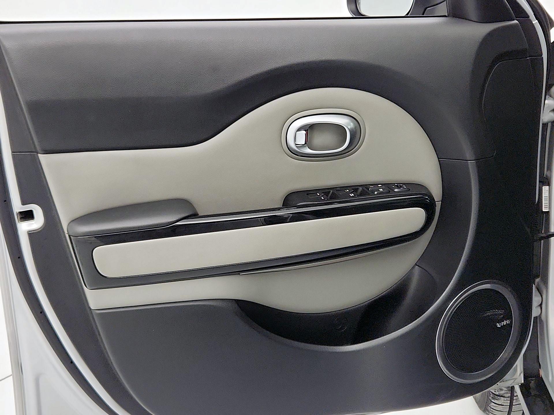 Thumbnail: 2016 Kia Soul - 12