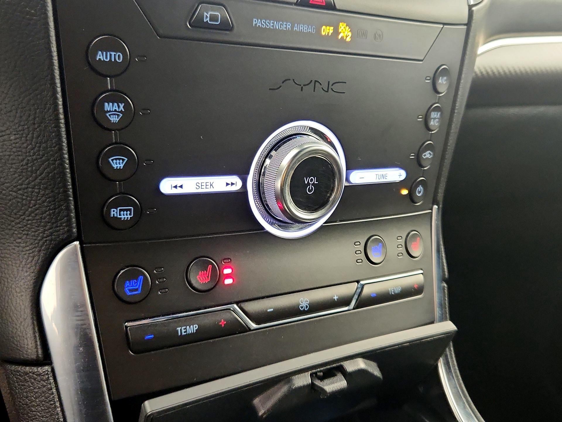 Thumbnail: 2020 Ford Edge - 17