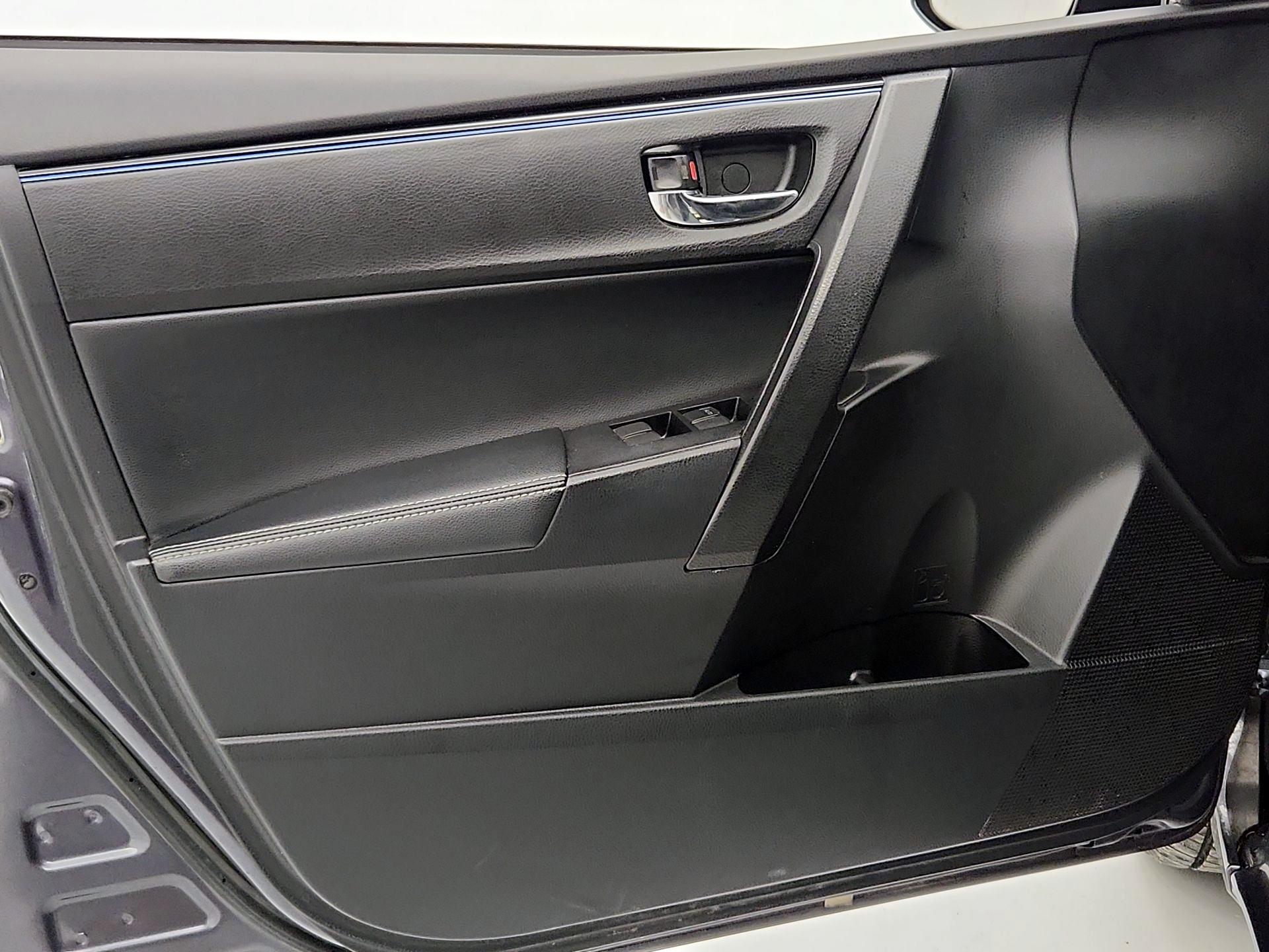 Thumbnail: 2017 Toyota Corolla - 12