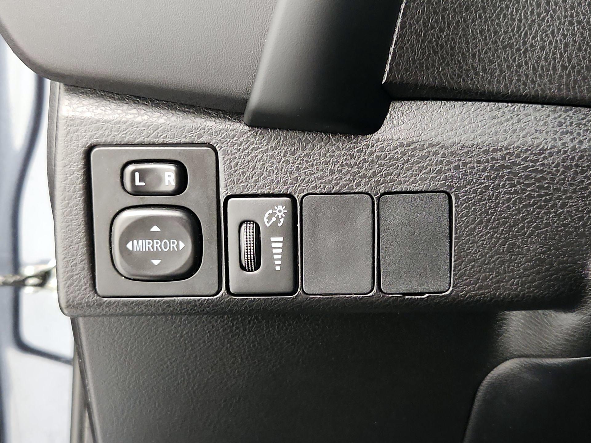 Thumbnail: 2017 Toyota Corolla - 13