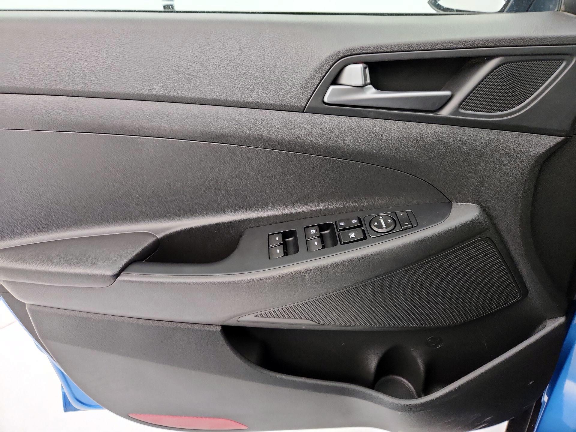 Thumbnail: 2016 Hyundai Tucson - 12