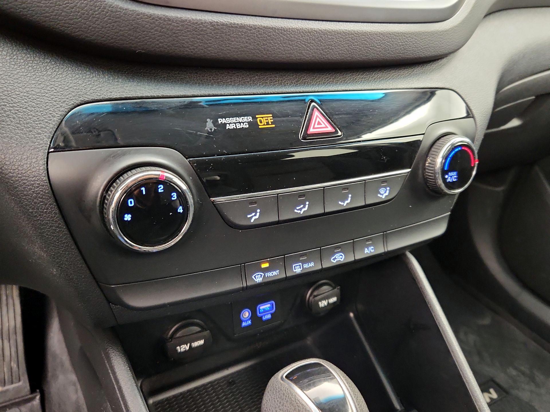 Thumbnail: 2016 Hyundai Tucson - 16