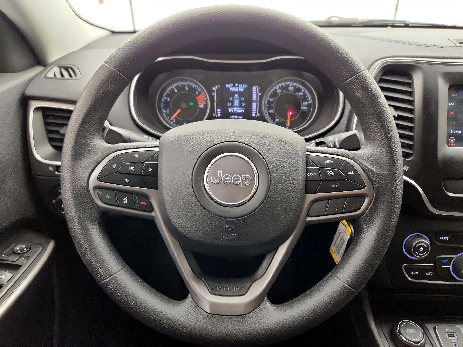 Thumbnail: 2019 Jeep Cherokee - 10