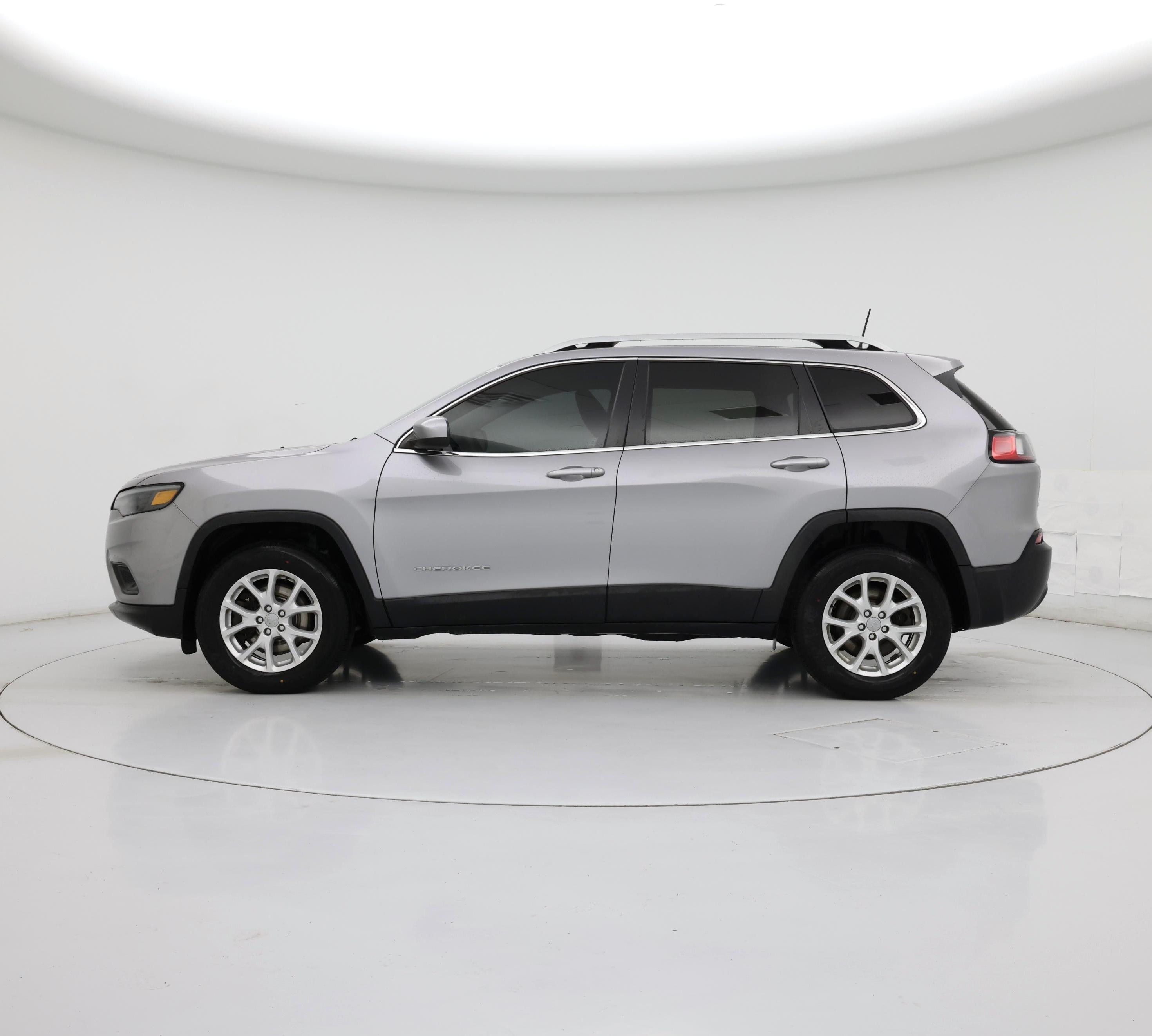 Thumbnail: 2019 Jeep Cherokee - 3