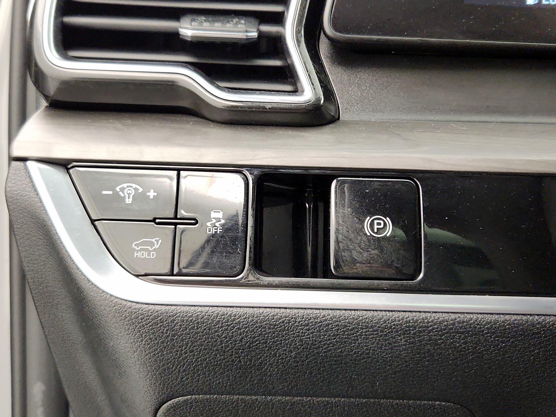 Thumbnail: 2023 Kia Sportage - 13