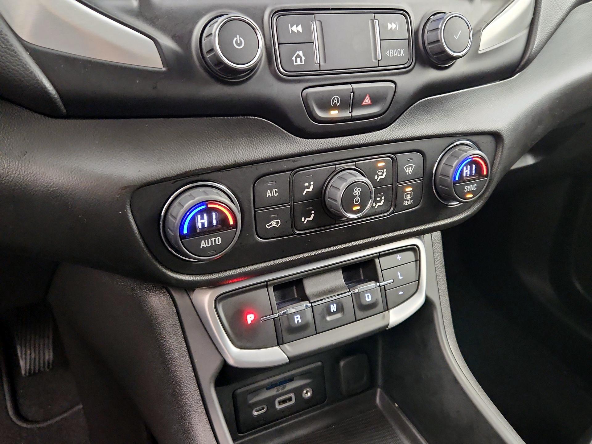 Thumbnail: 2022 GMC Terrain - 17